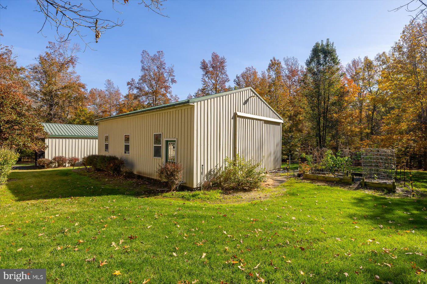 GOLDEN OAKS - Residential