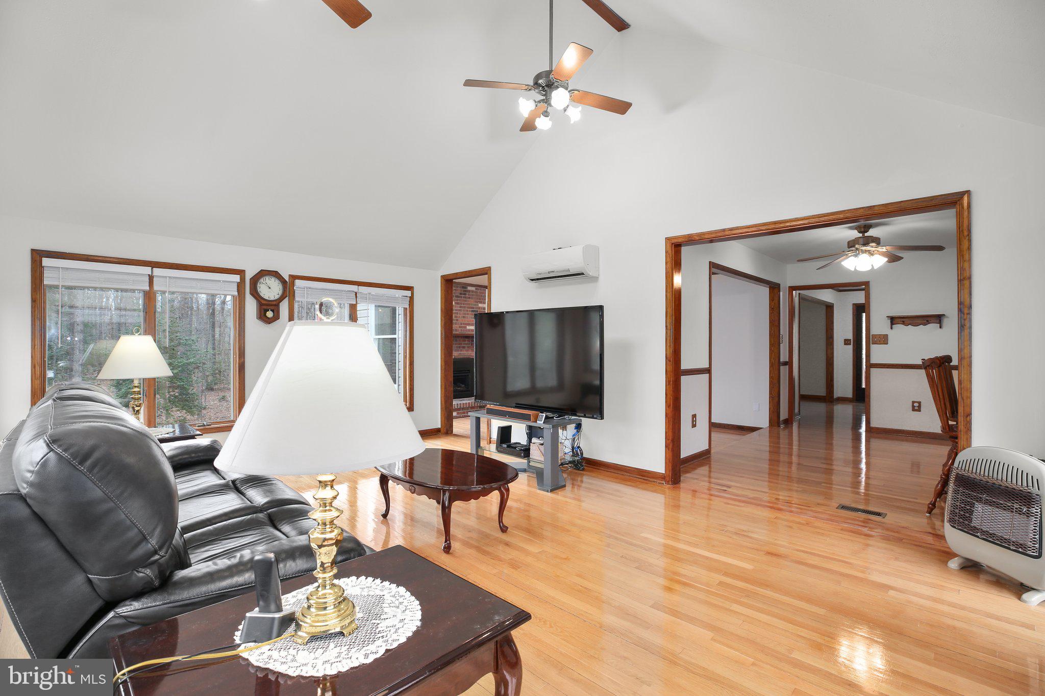 GOLDEN OAKS - Residential