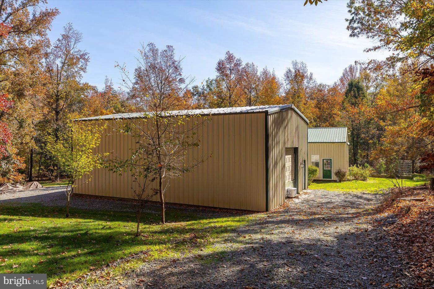 GOLDEN OAKS - Residential