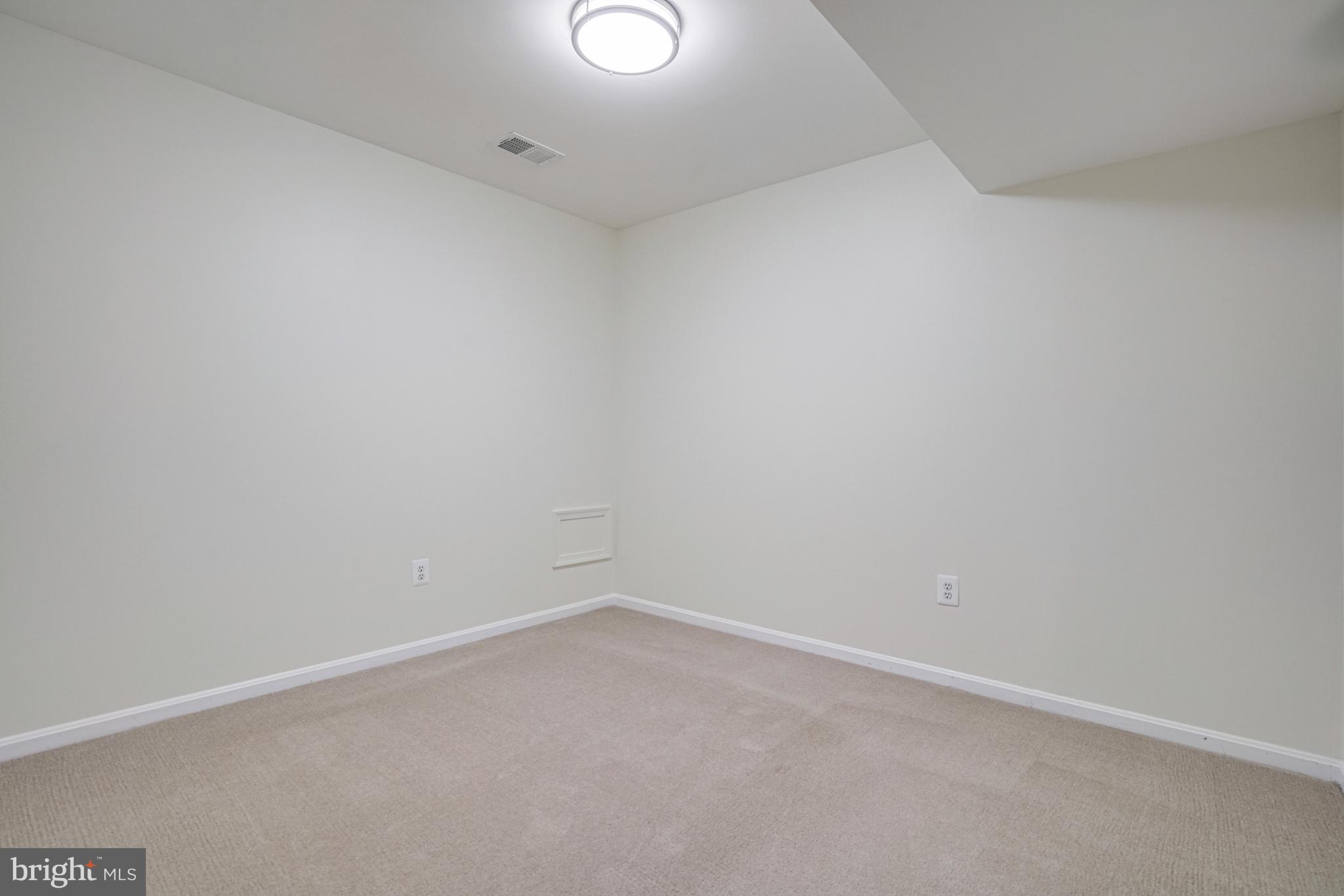 IDYLWOOD STATION - Residential