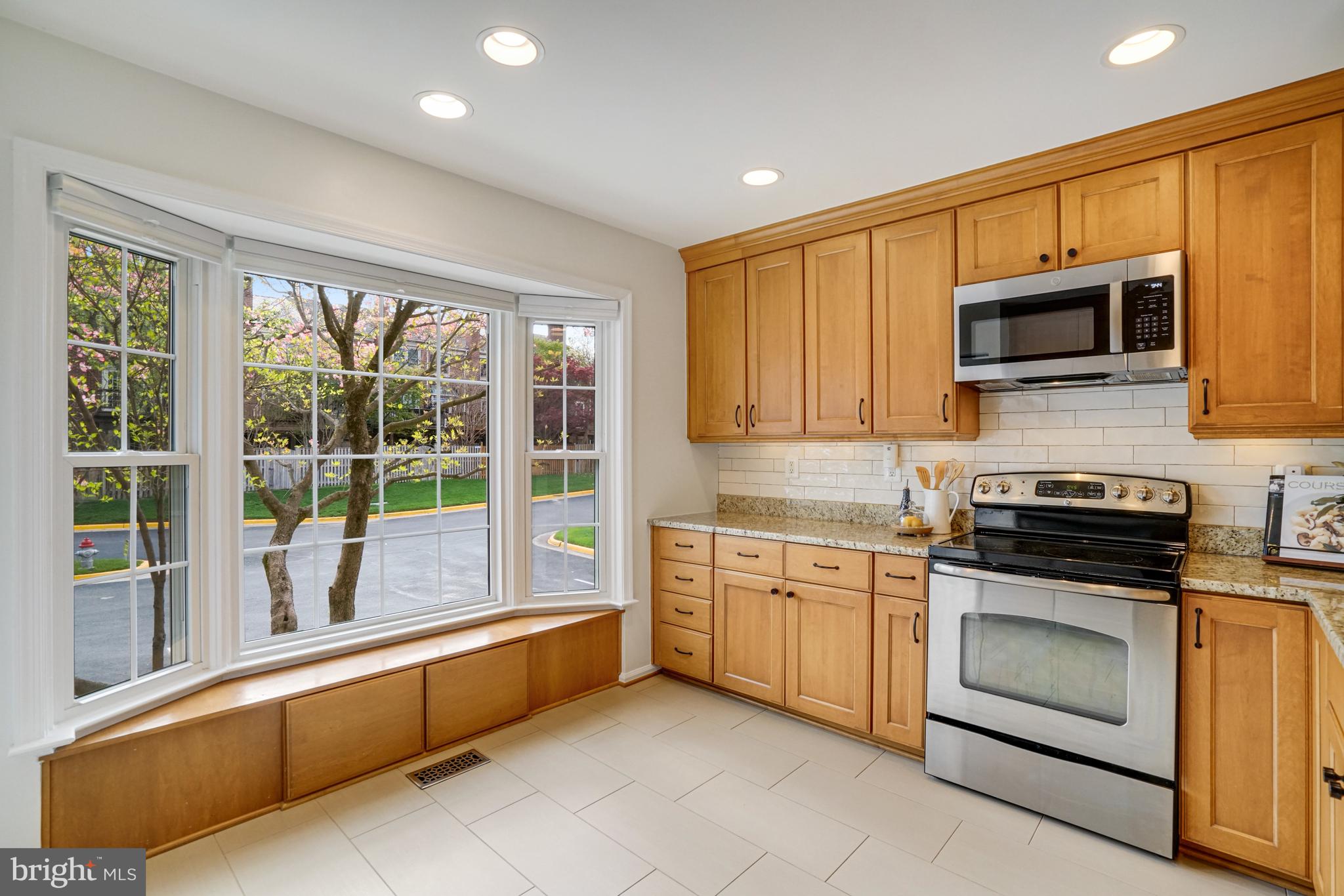 IDYLWOOD STATION - Residential