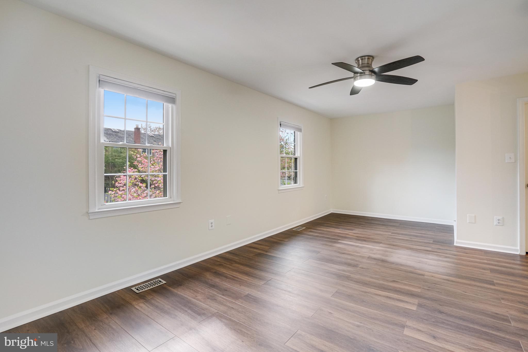 IDYLWOOD STATION - Residential