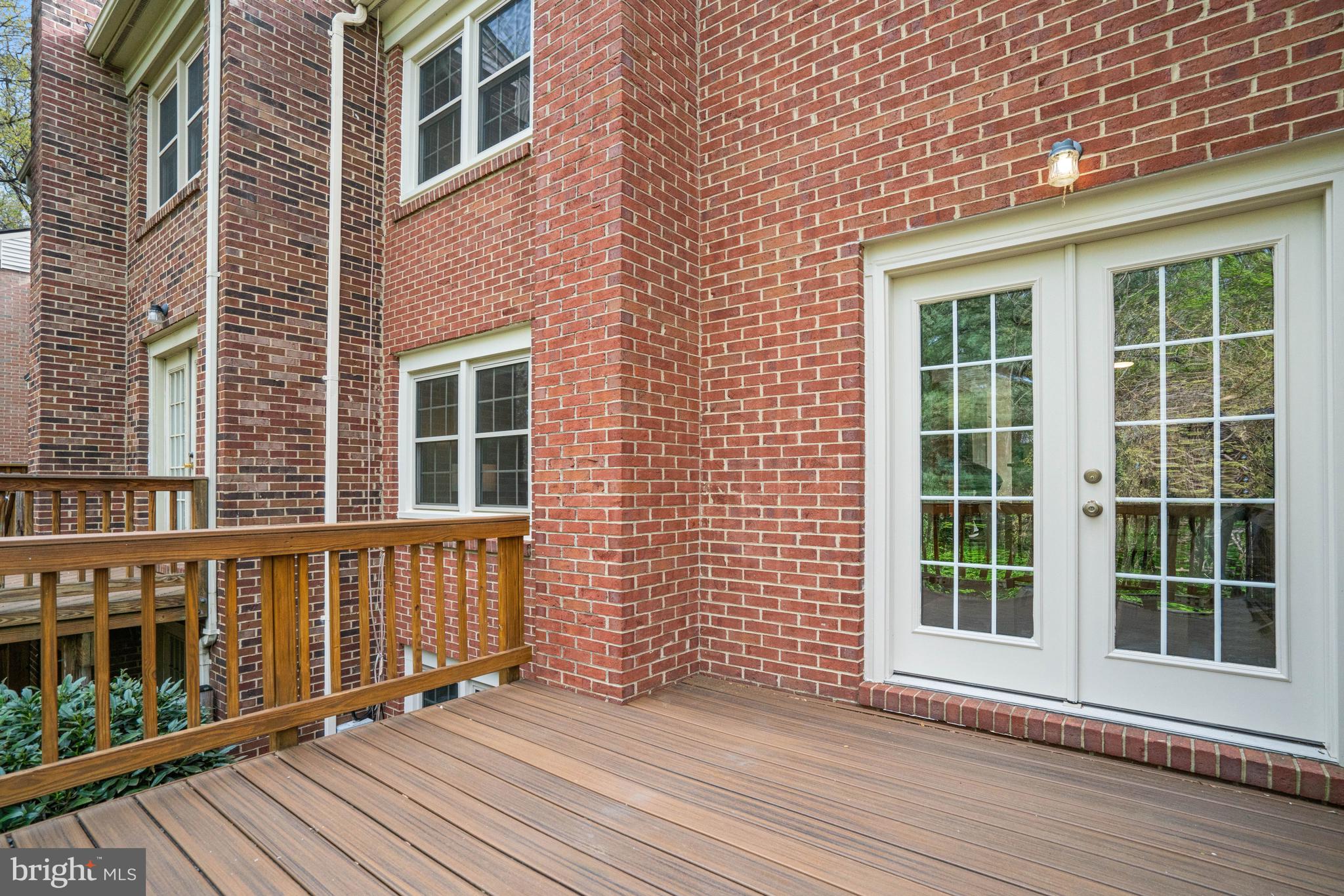 IDYLWOOD STATION - Residential