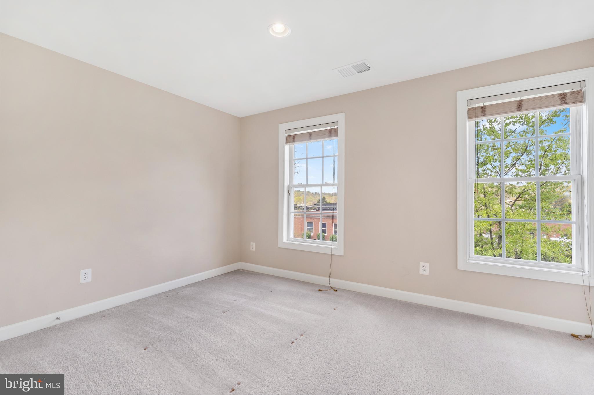 BROOKFIELD GLEBE ROAD - Residential Lease