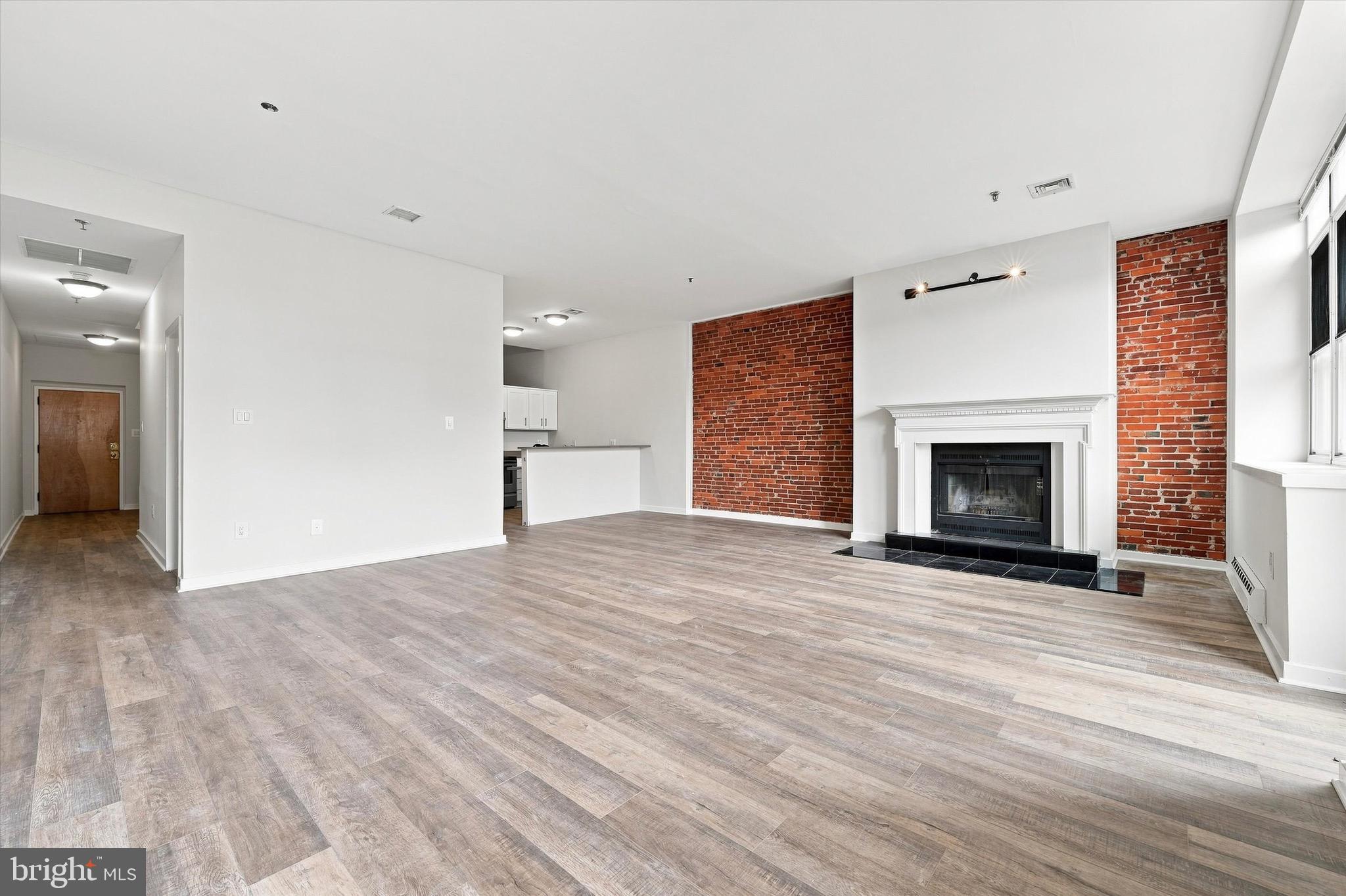 101 ARCH STREET 11 3B