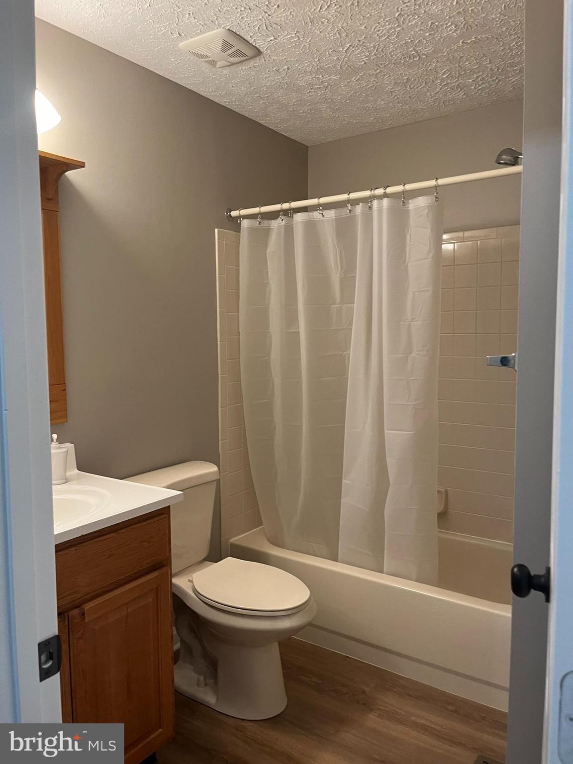 WOODLAND MANOR - Residential Lease