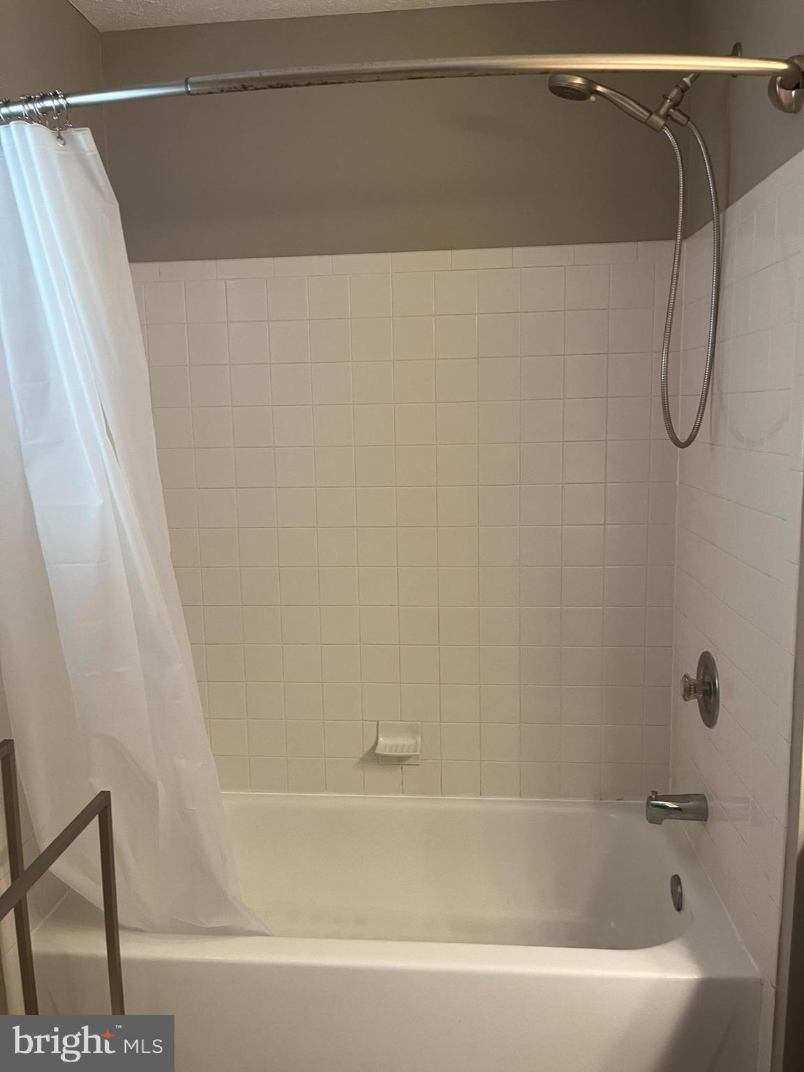 WOODLAND MANOR - Residential Lease