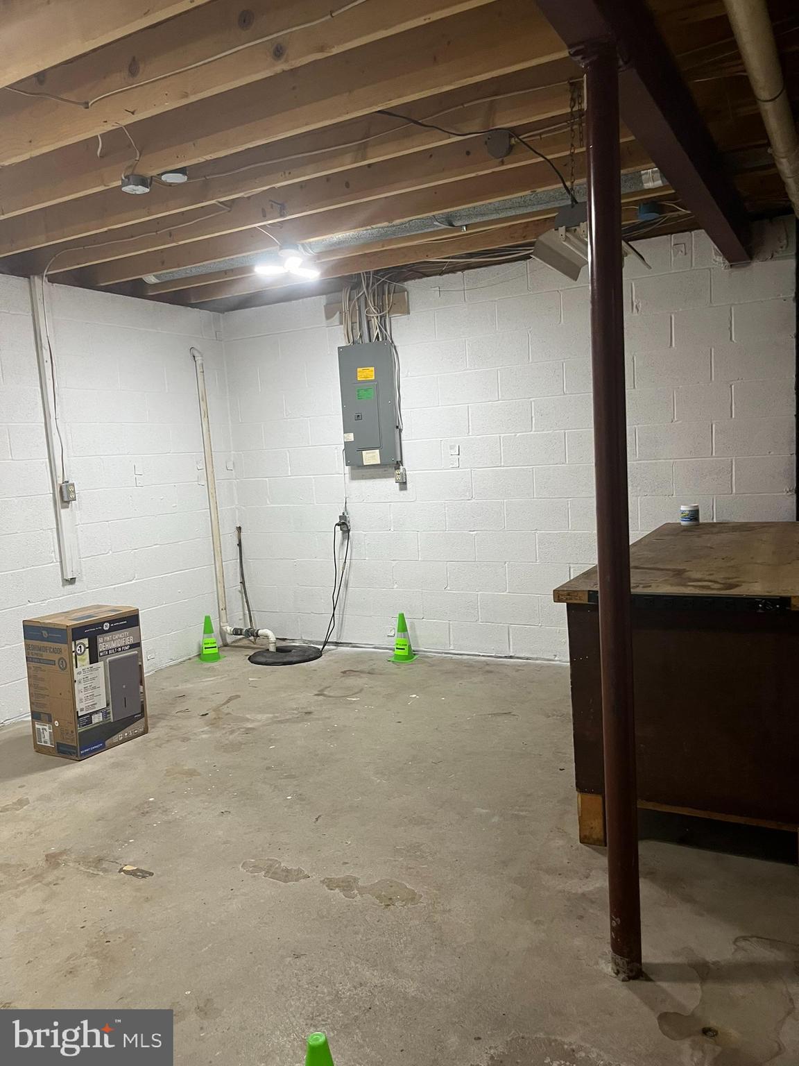 WOODLAND MANOR - Residential Lease