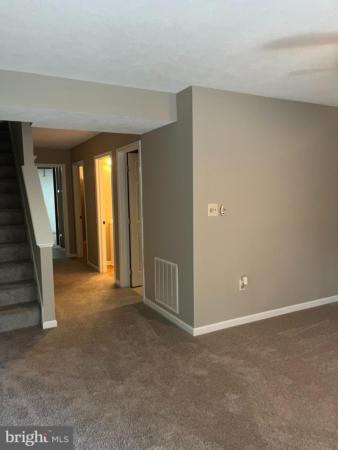 WOODLAND MANOR - Residential Lease