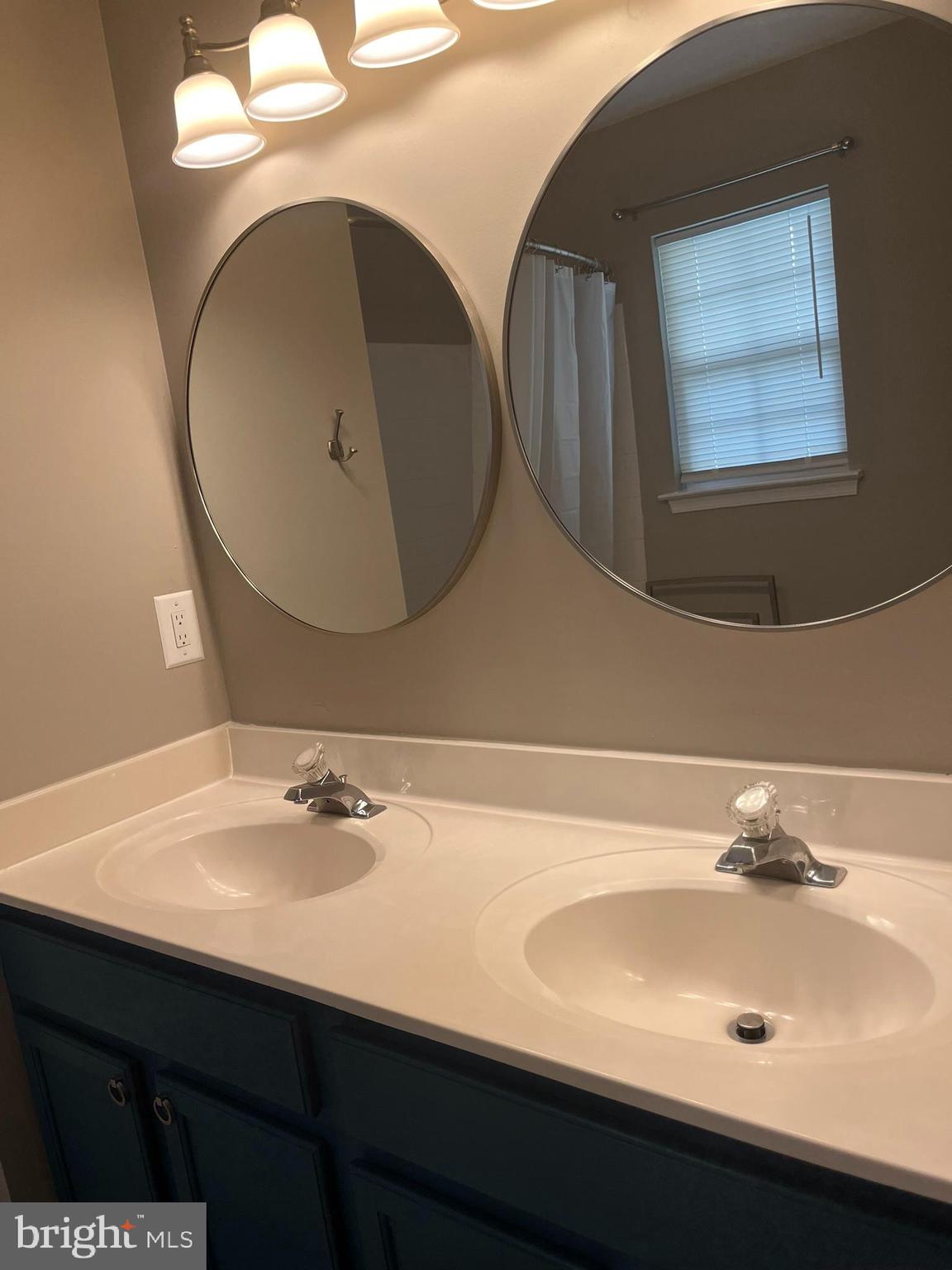 WOODLAND MANOR - Residential Lease