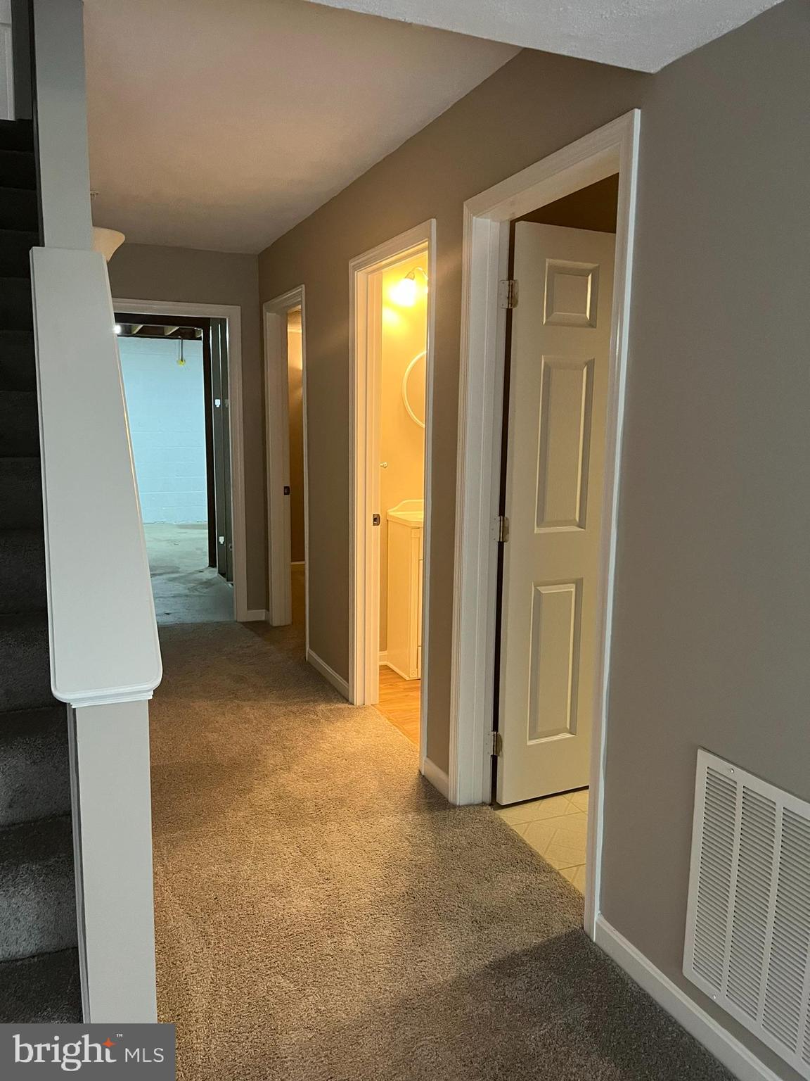 WOODLAND MANOR - Residential Lease