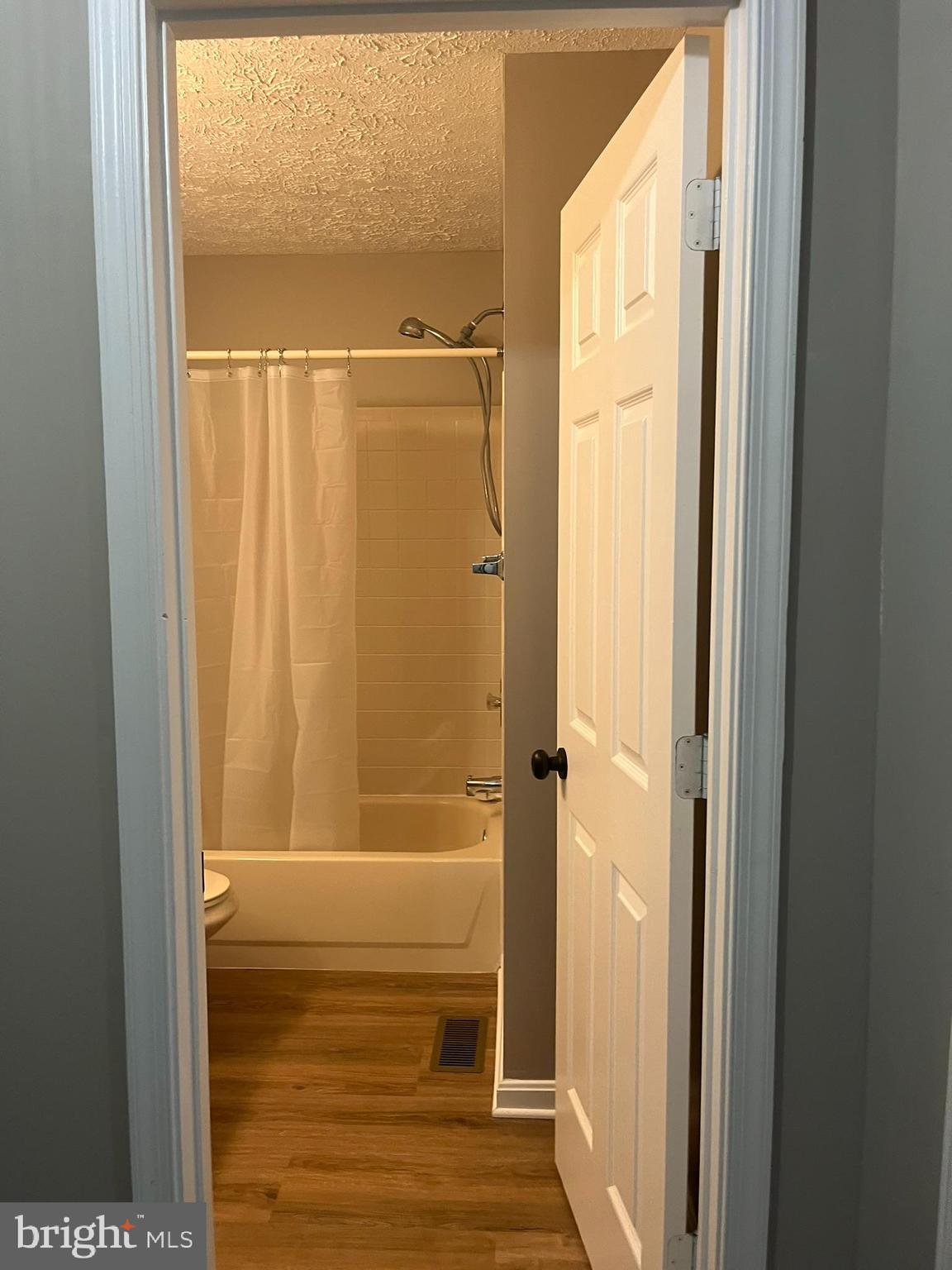 WOODLAND MANOR - Residential Lease