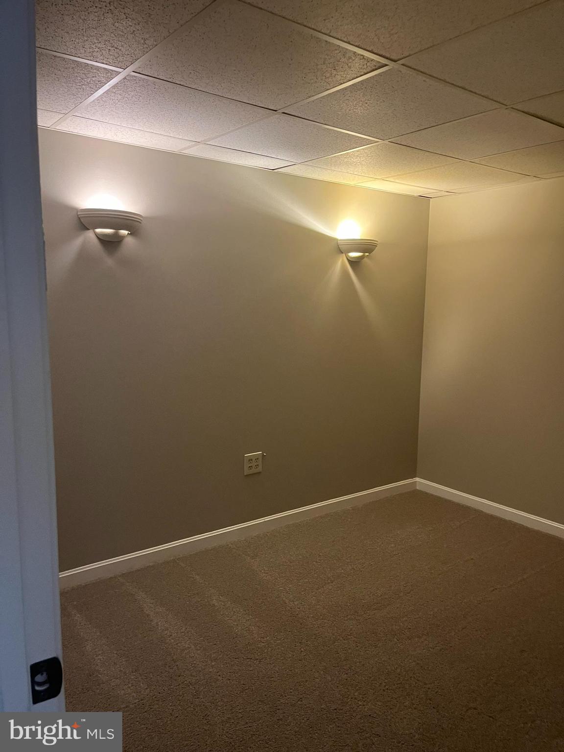 WOODLAND MANOR - Residential Lease