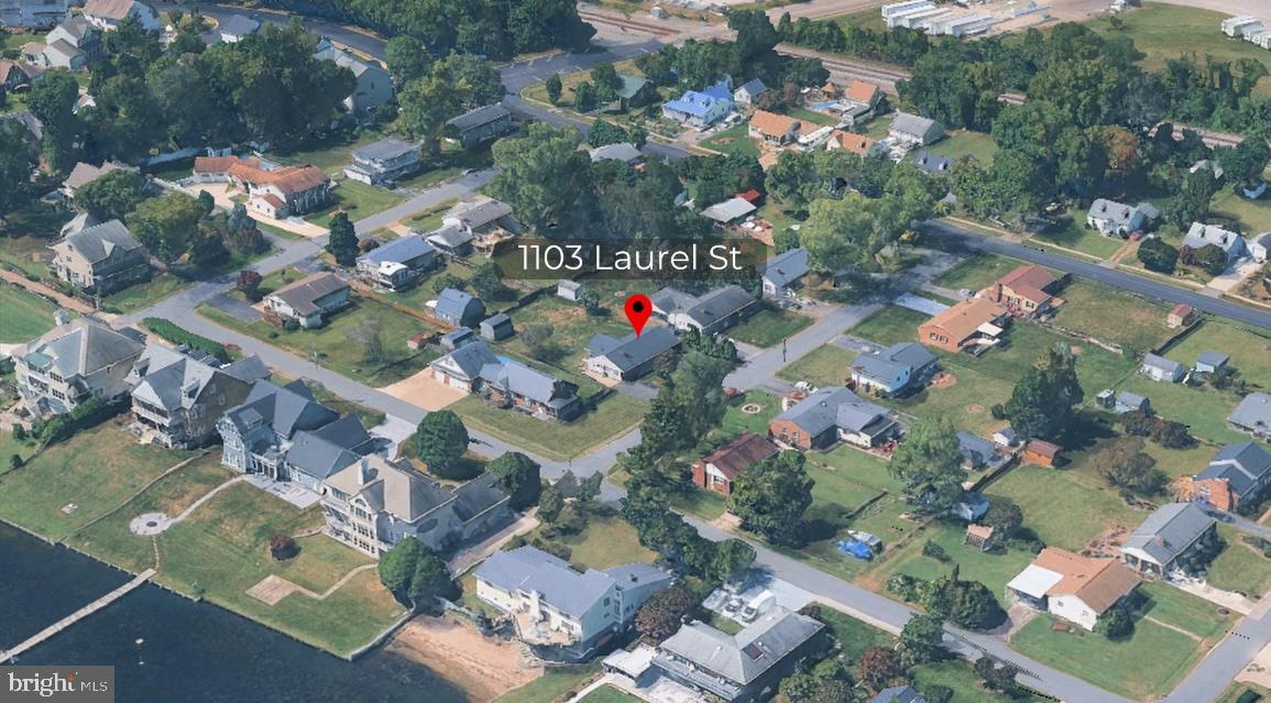 1103 LAUREL STREET