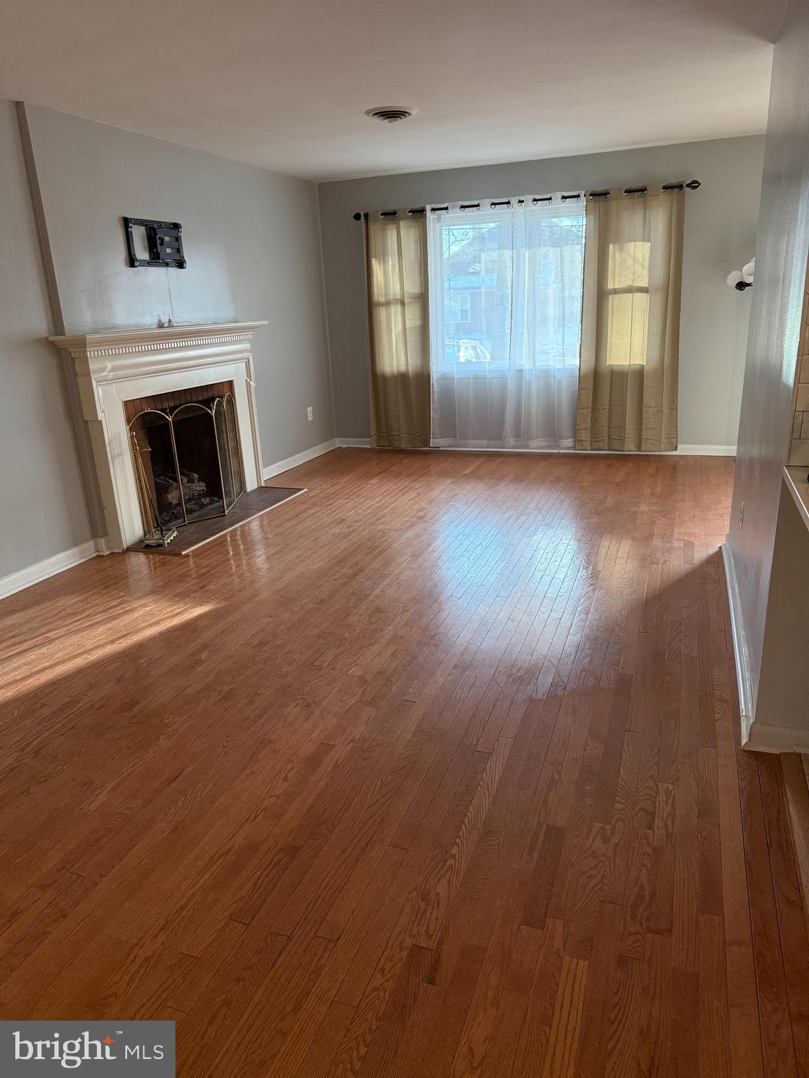 FORT WASHINGTON ESTATES - Residential Lease