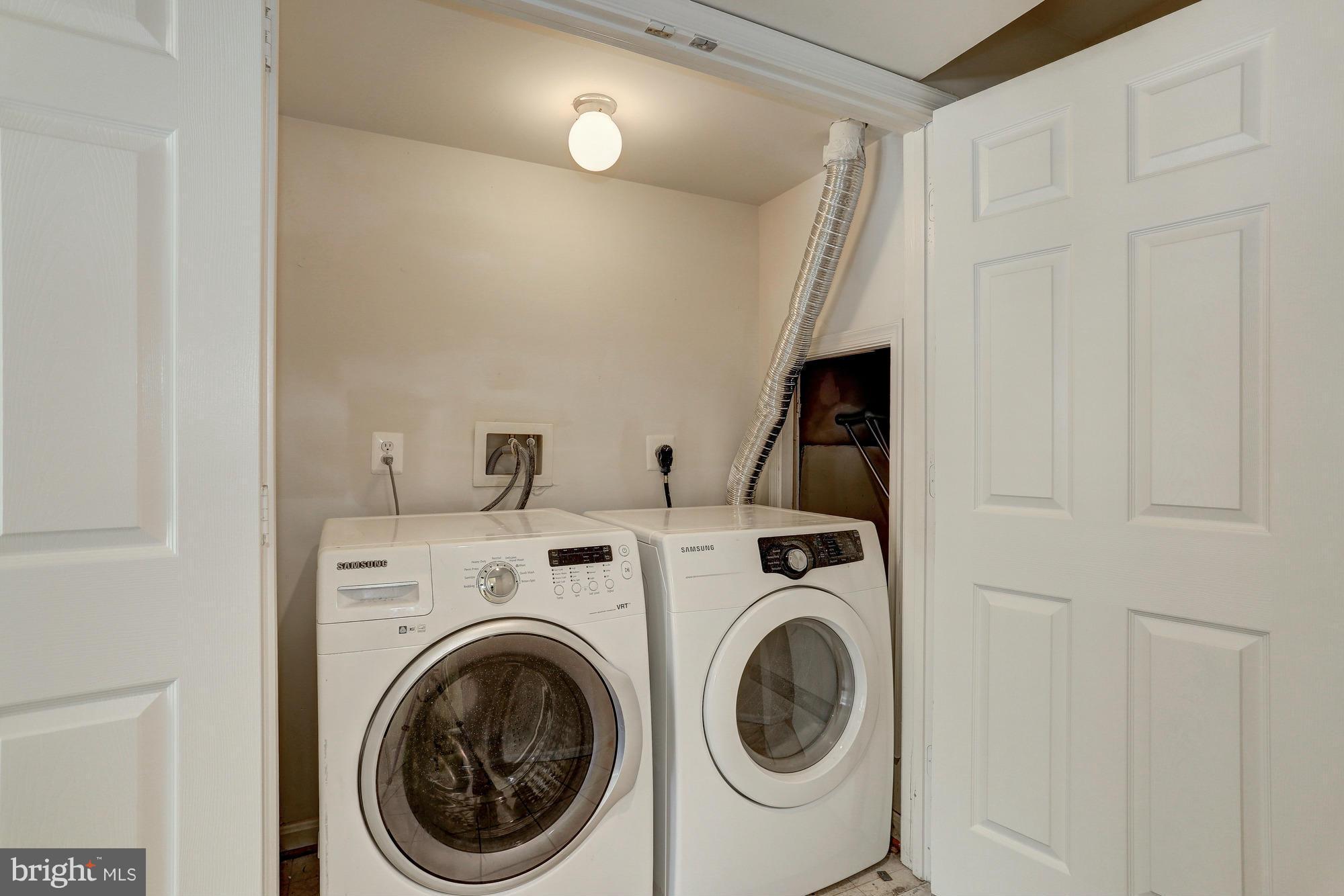 HEARTHSIDE AT FLYNNS CROSSING - Residential