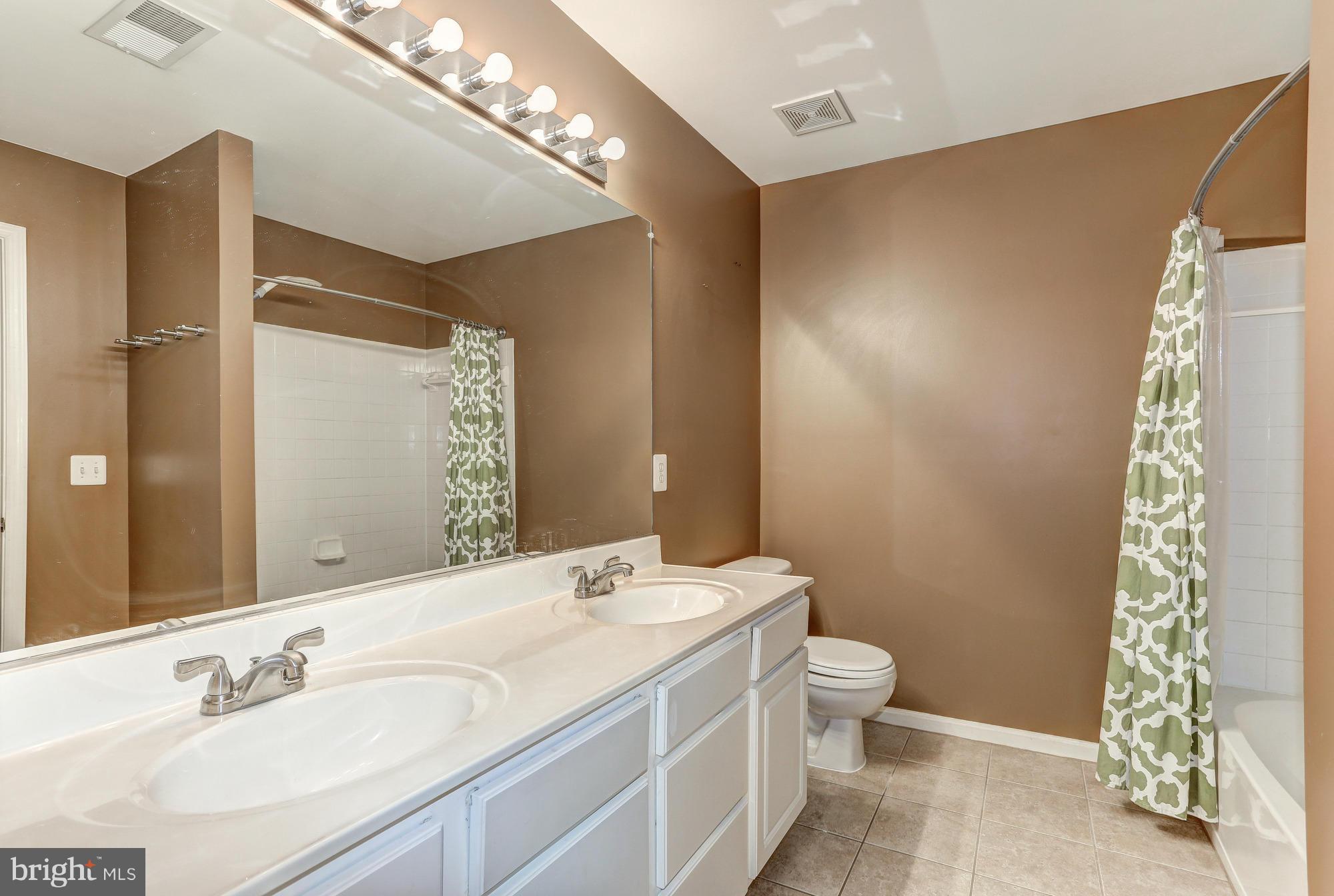 HEARTHSIDE AT FLYNNS CROSSING - Residential