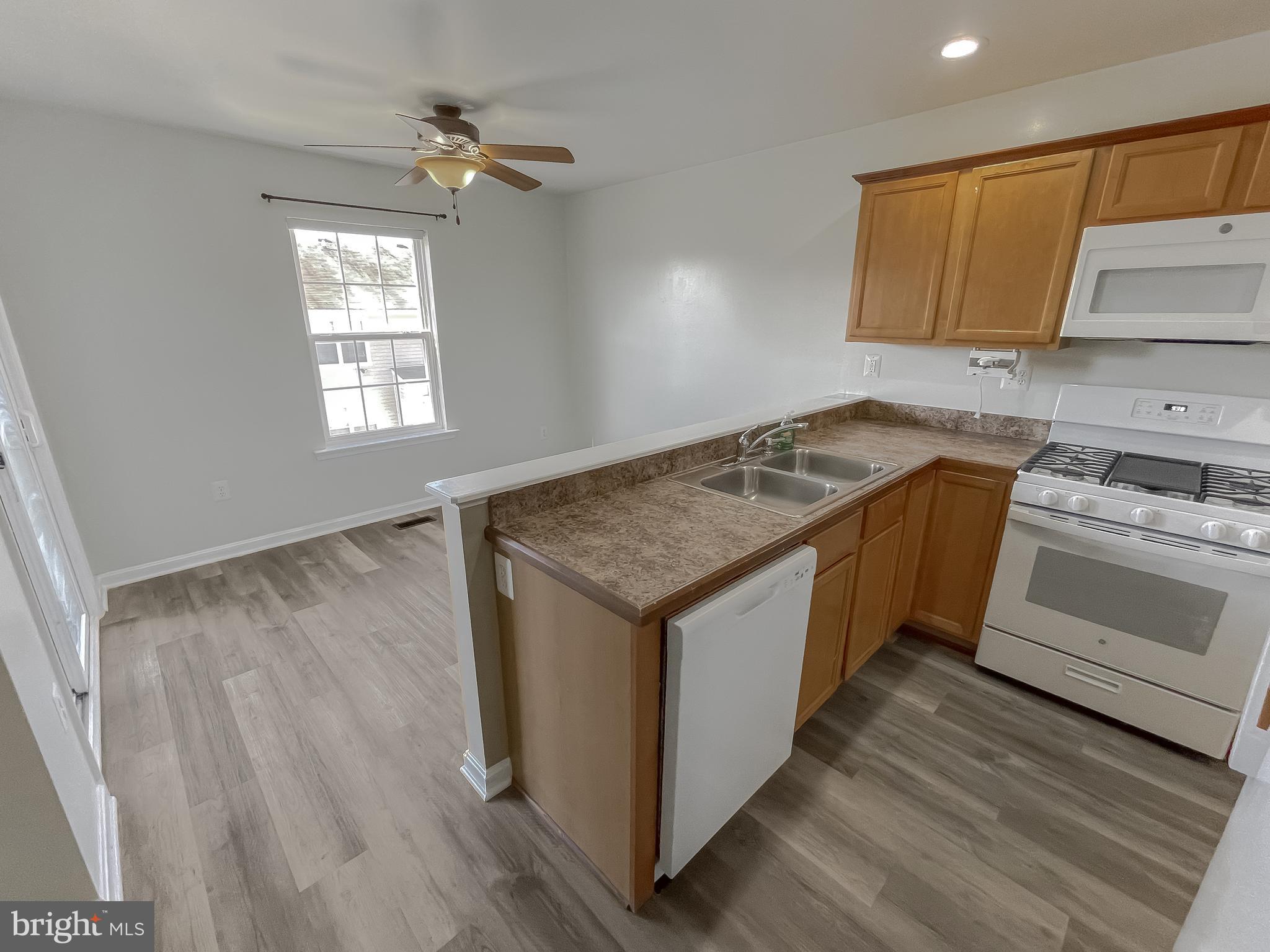 THE TOWNES AT GREENVIEW WEST - Residential Lease