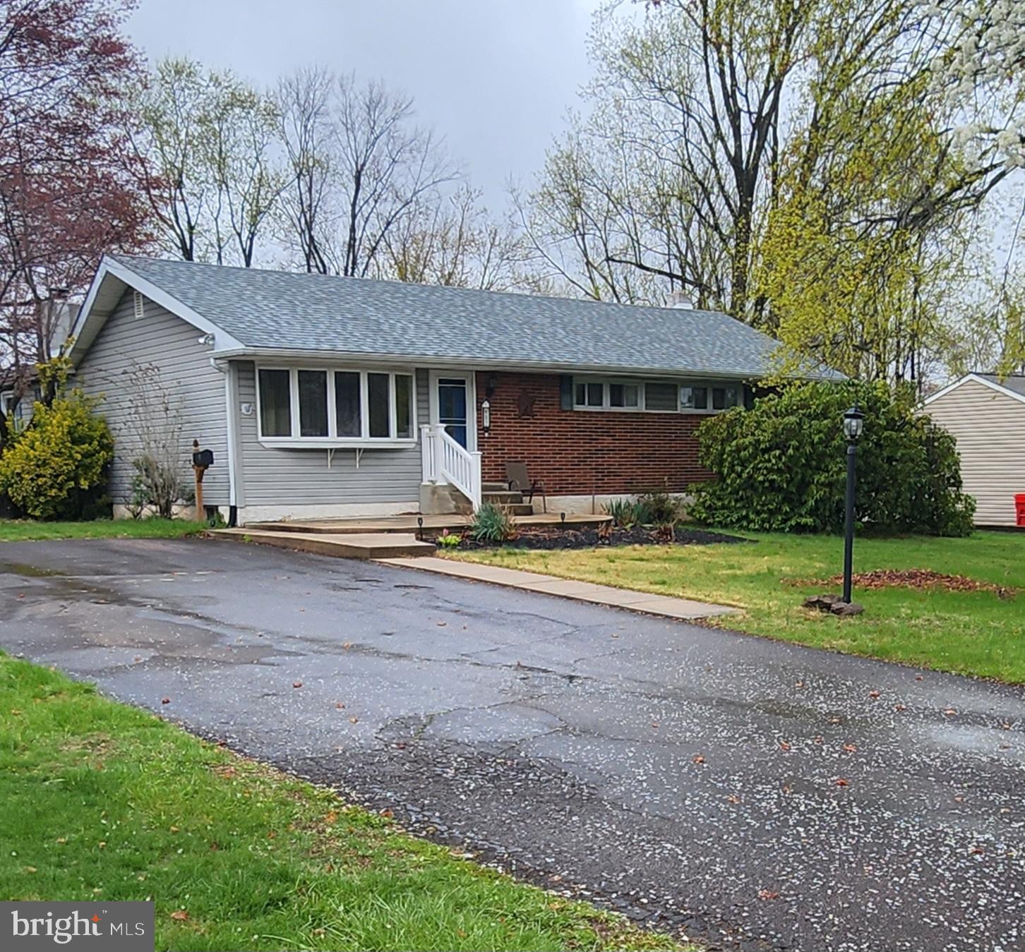 82 ACORN DRIVE