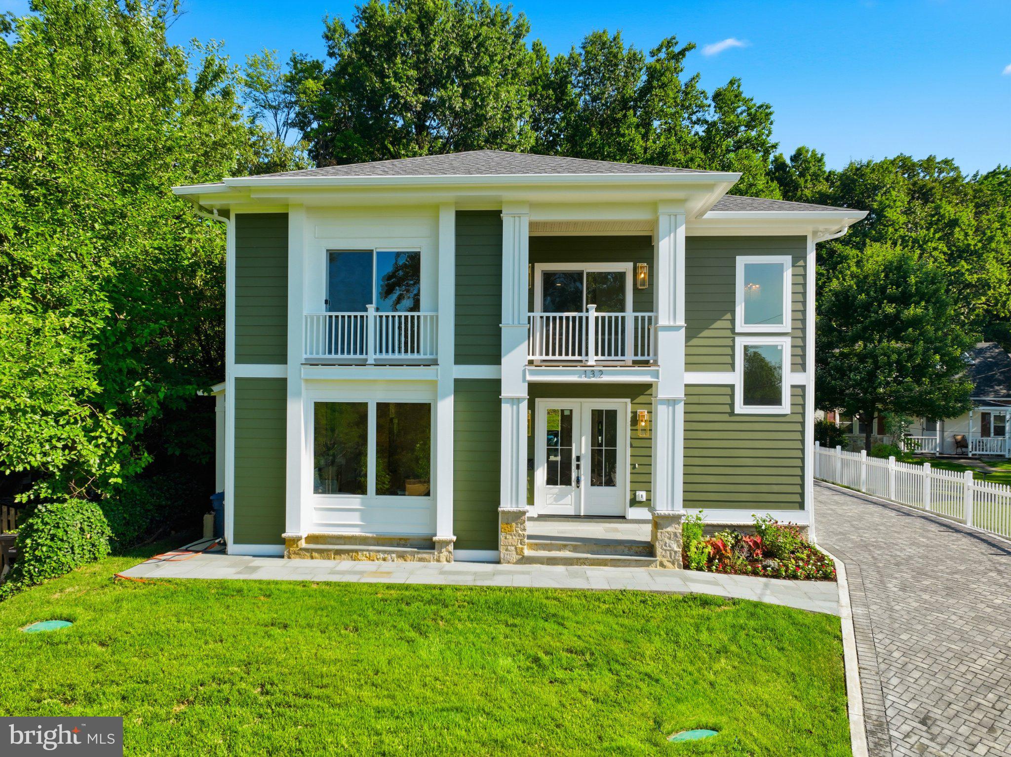 132 N EARLEY