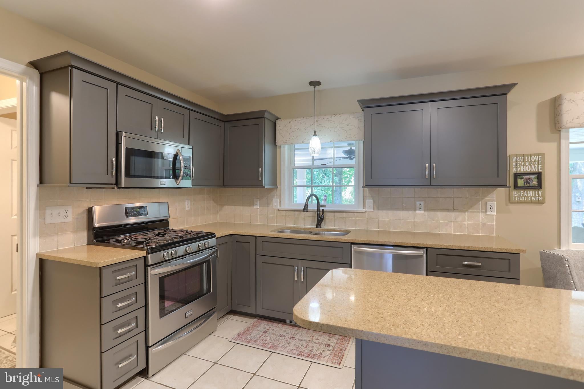 15 OAK KNOLL CIRCLE