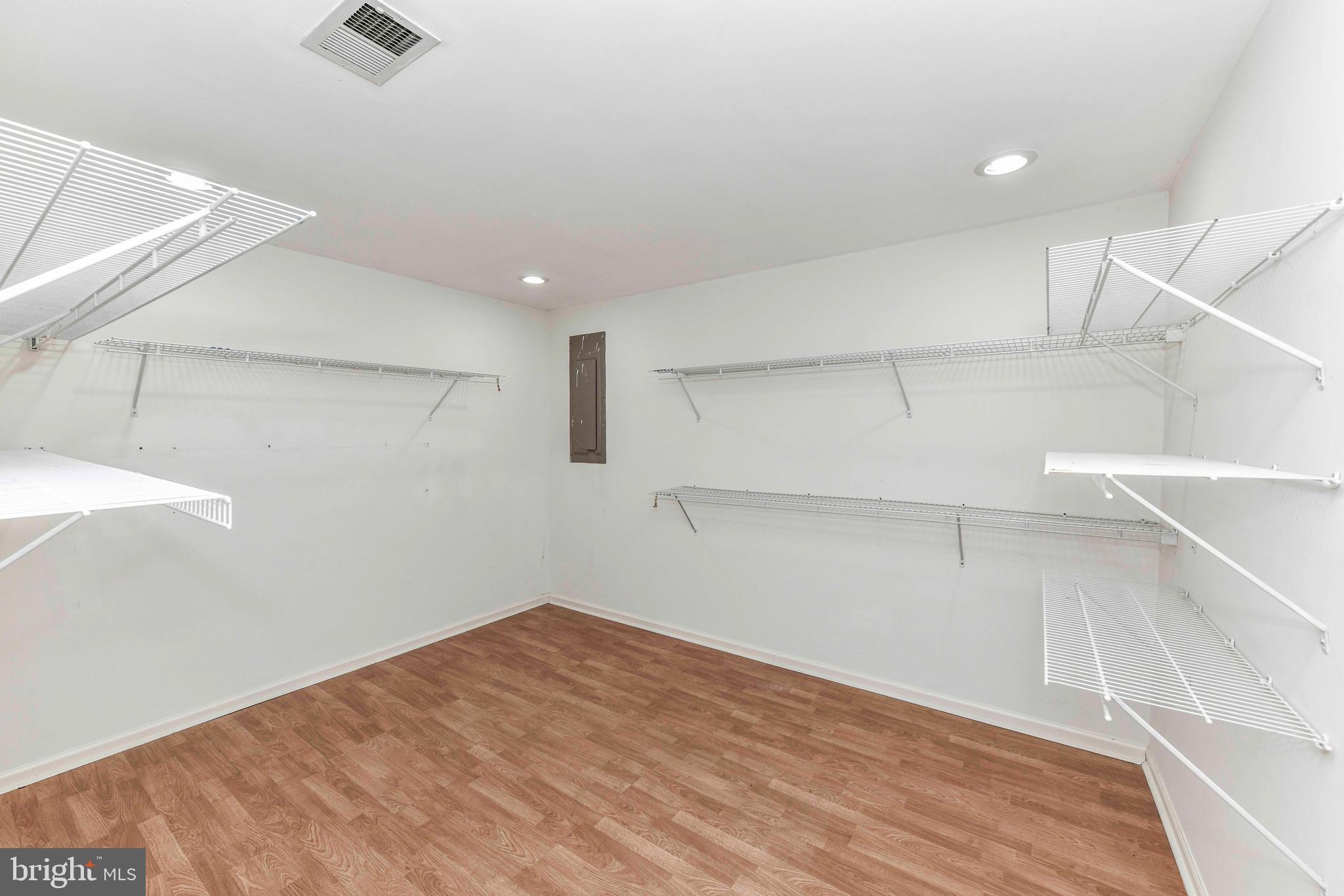 ARMISTEAD PARK - Residential Lease