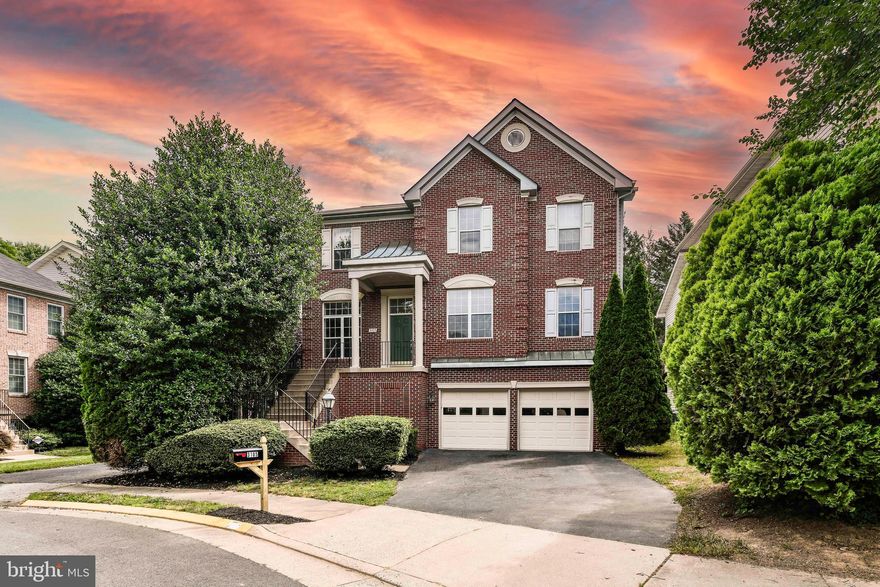 Welcome to this clean, spacious 6-bedroom, 3.5-bathroom single-family home in the heart of Fairfax, VA!* This stunning home boasts an open floor plan filled with natural light, perfect for both relaxation and entertaining.* The main level features gleaming hardwood floors, a home office, library room, a modern kitchen with stainless steel appliances, plenty of counterspace, and ample cabinetry, seamlessly flowing into a bright and inviting living area.* The luxurious, large primary suite offers a walk-in closet and an en-suite bathroom with elegant finishes, such as a soaking tub and a large walk-in shower.* Five additional generously sized bedrooms provide comfort and versatility for family and guests alike.* The finished basement offers a large recreational space, perfect for a home theater or game room, complete with a full bathroom for added convenience.* Step outside to a private  deck and backyard, ideal for outdoor dining and entertaining.* Located in a desirable Fairfax neighborhood, this home is close to schools, parks, shopping, and dining, offering the perfect blend of luxury and convenience.* Just minutes away from the Mosaic District, Fairfax Plaza, 495, and 66.**Owner prefers 24-36 month lease*