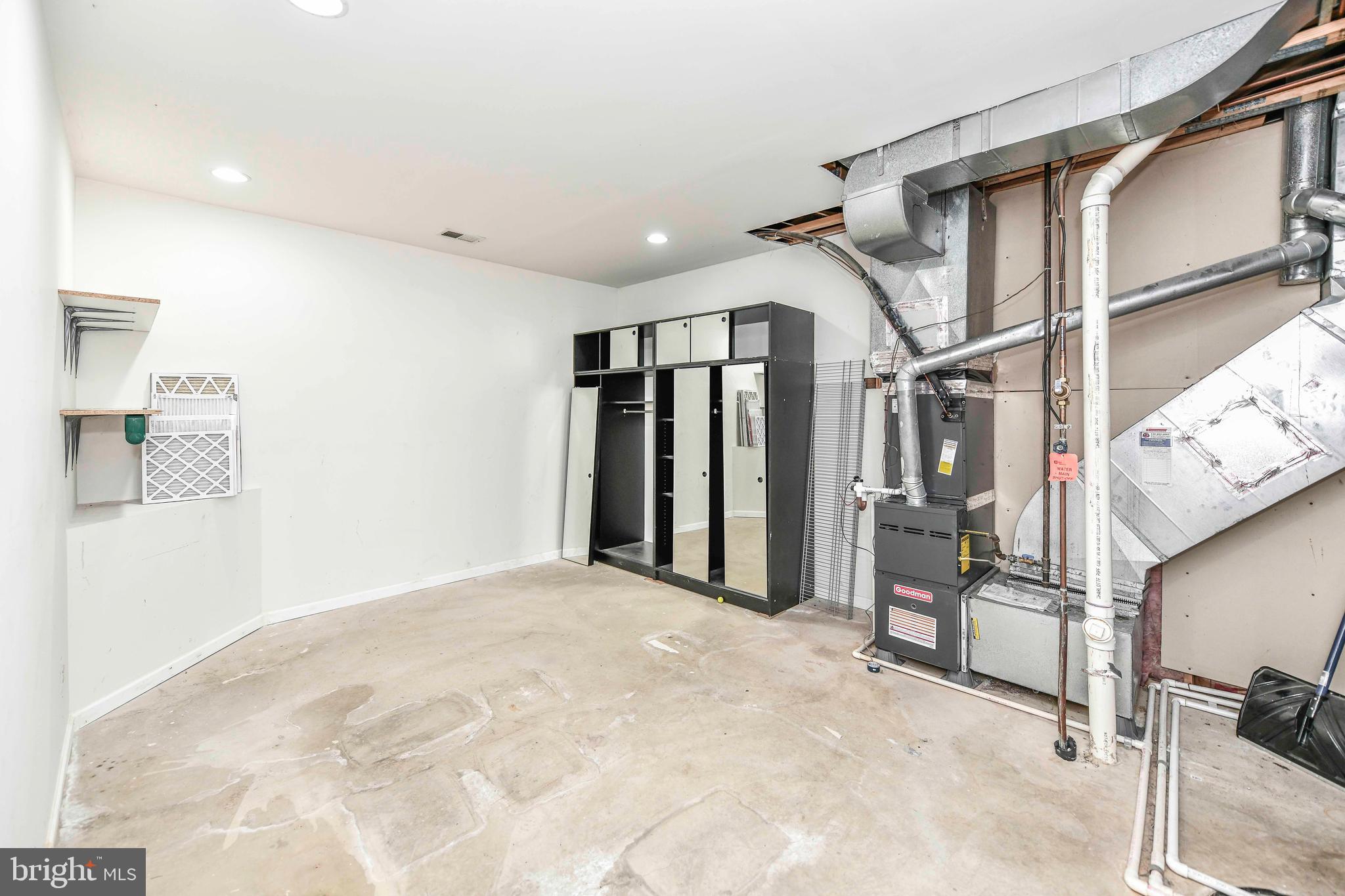 ARMISTEAD PARK - Residential Lease