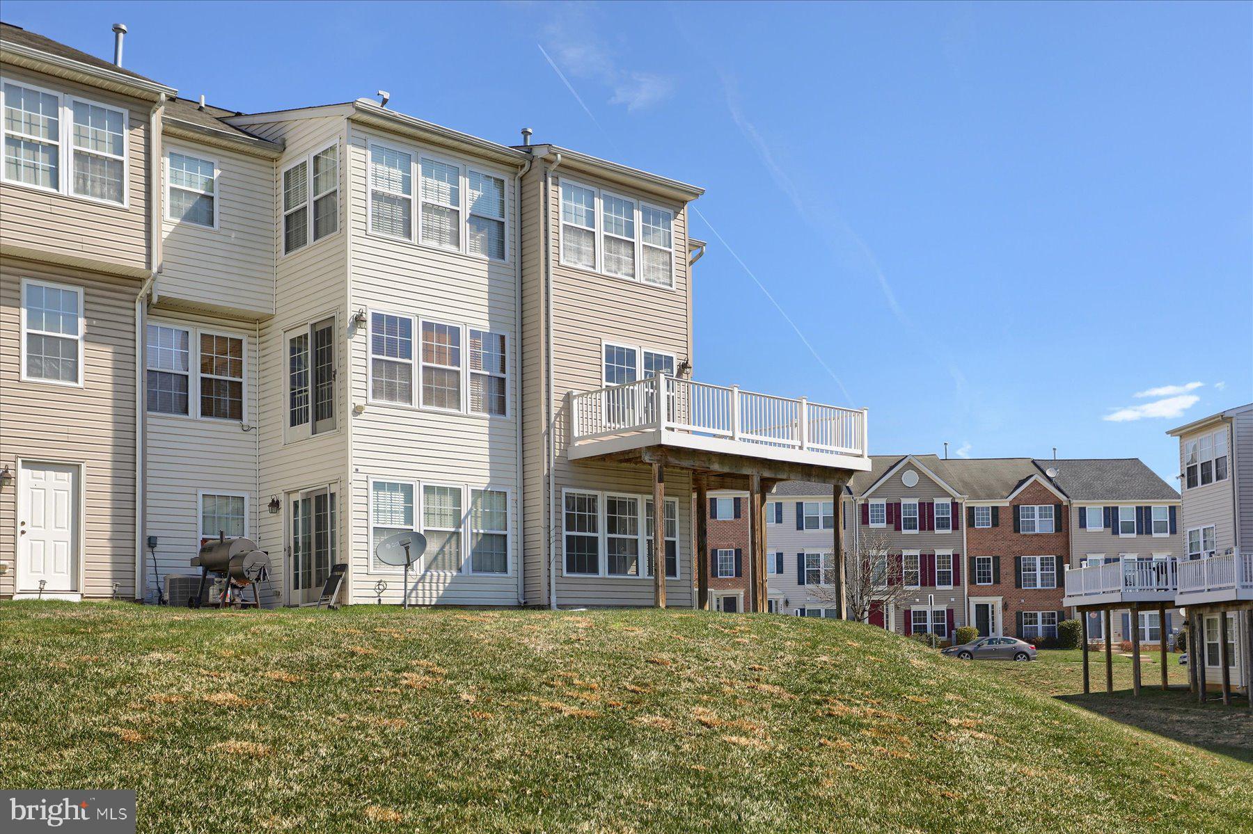 HOLLY WOODS - Residential