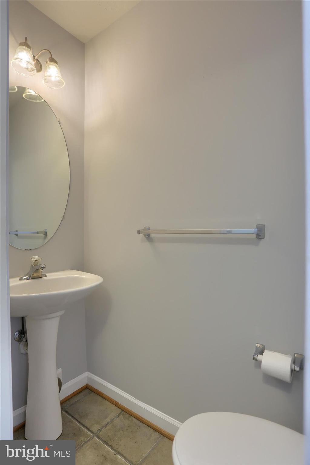 HOLLY WOODS - Residential