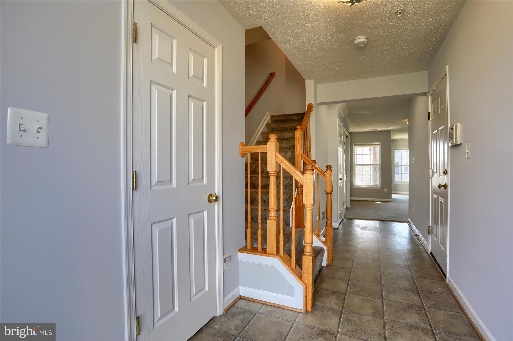 HOLLY WOODS - Residential