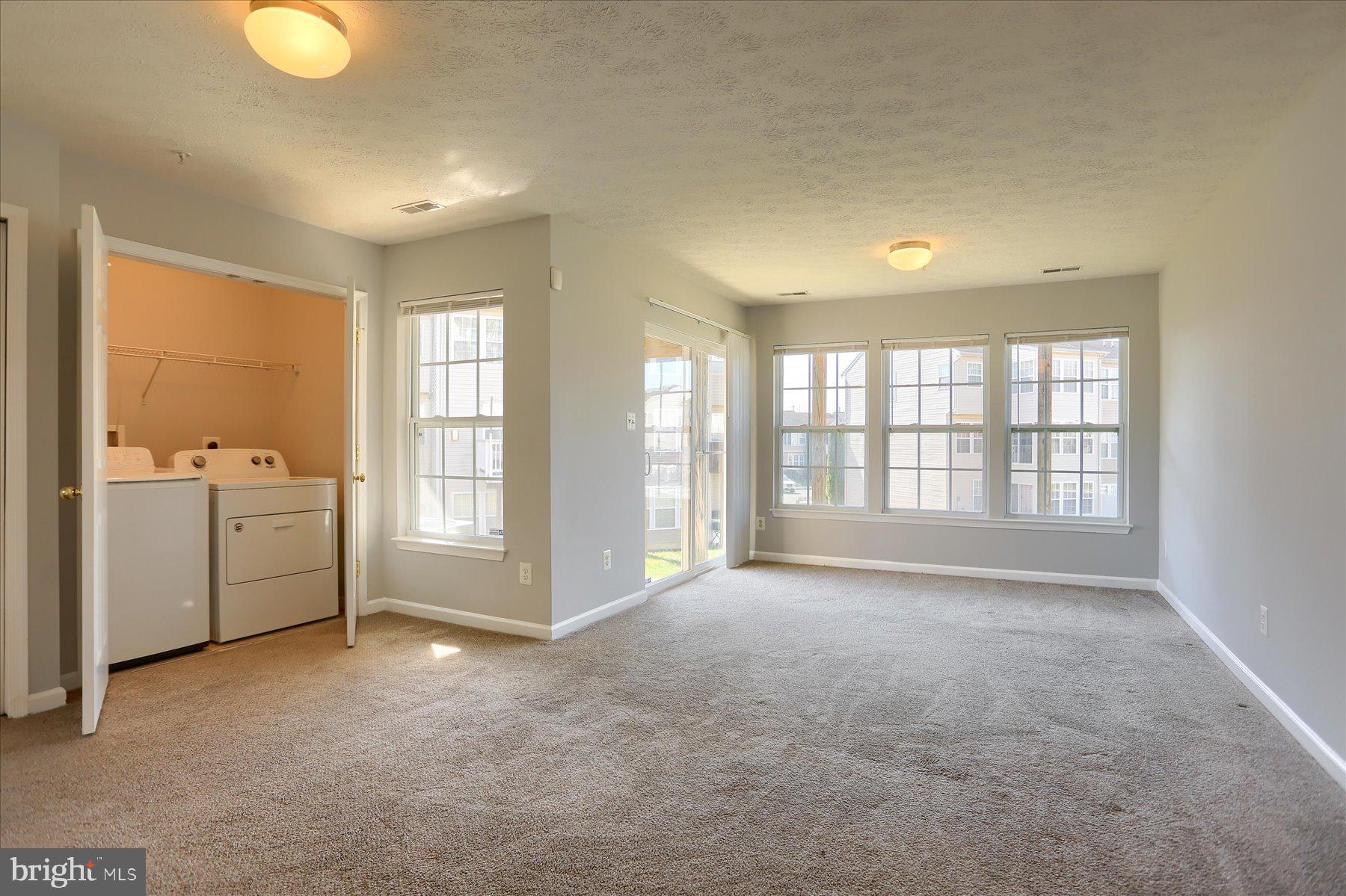 HOLLY WOODS - Residential