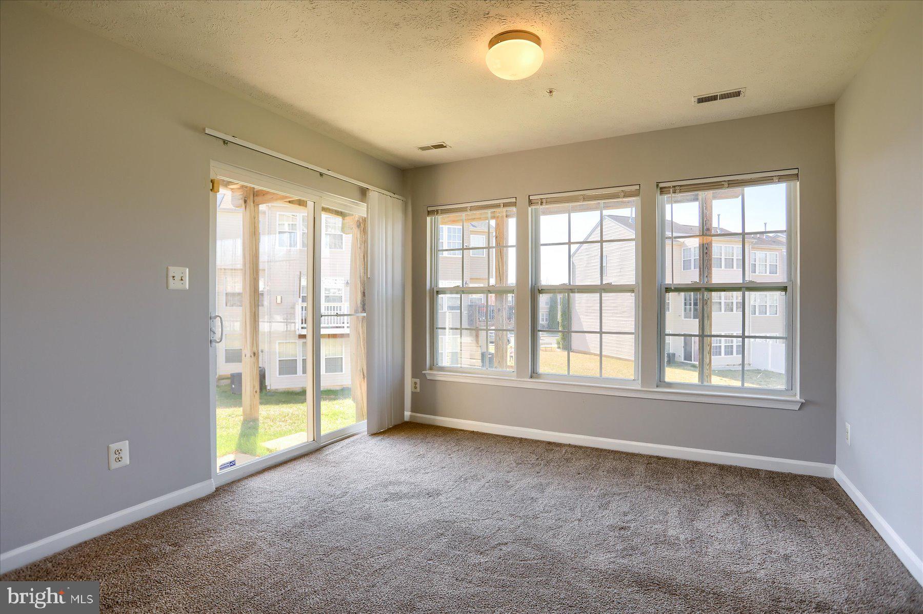 HOLLY WOODS - Residential