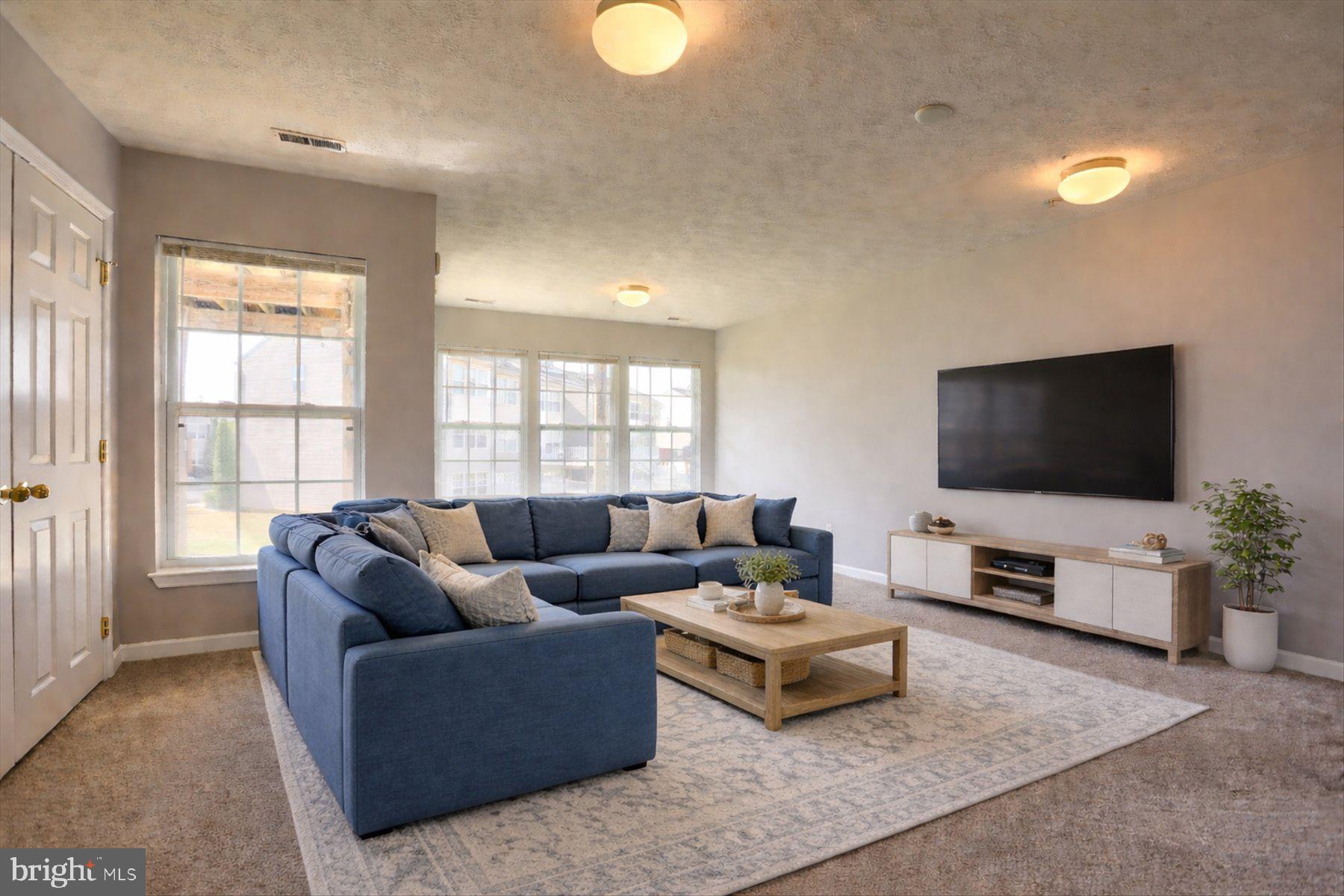 HOLLY WOODS - Residential