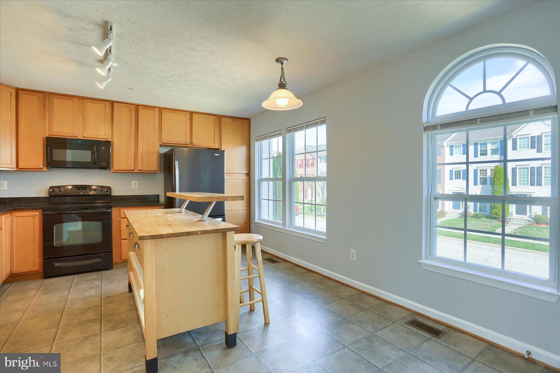 HOLLY WOODS - Residential