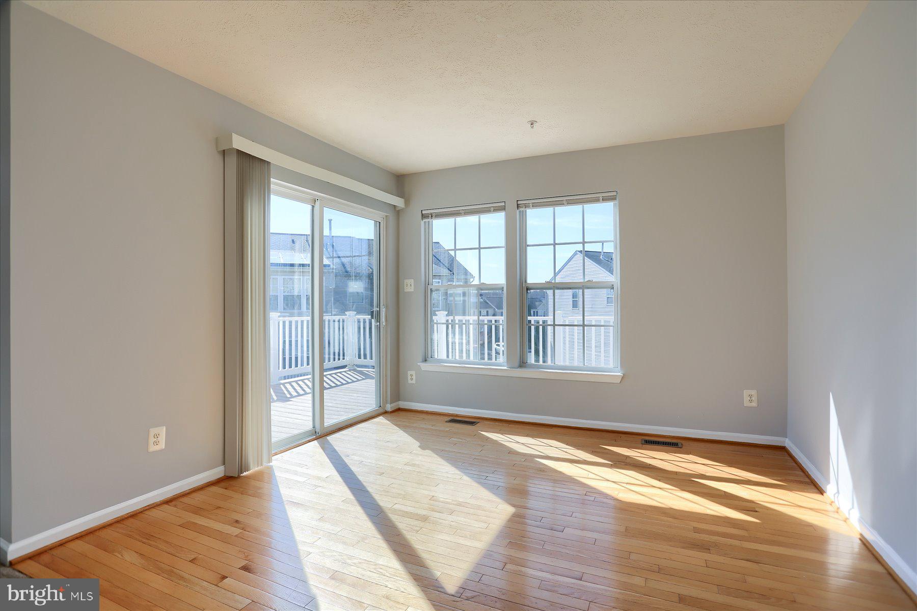 HOLLY WOODS - Residential