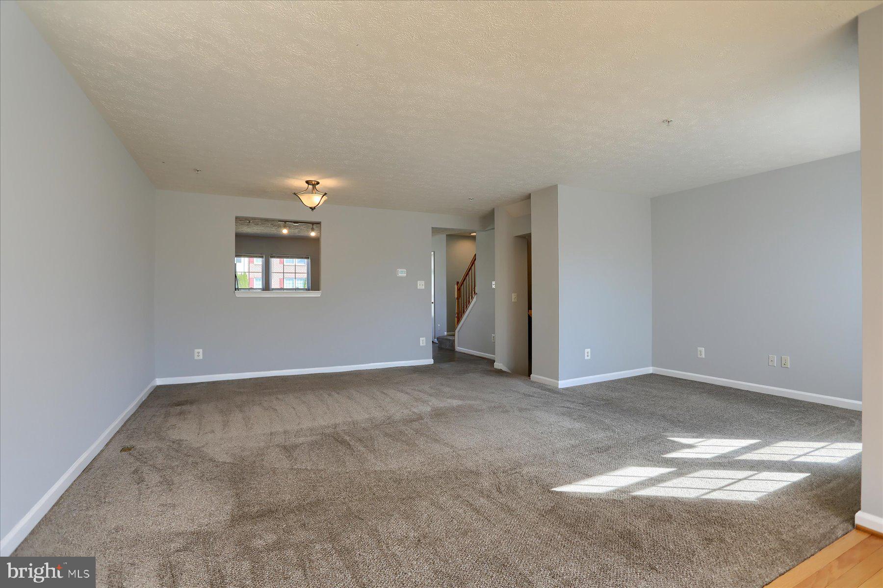 HOLLY WOODS - Residential