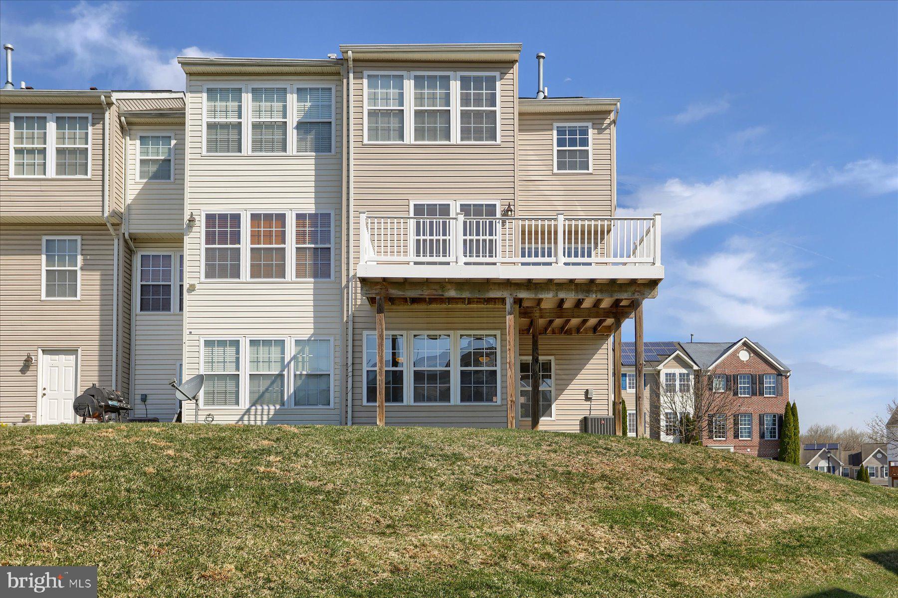 HOLLY WOODS - Residential