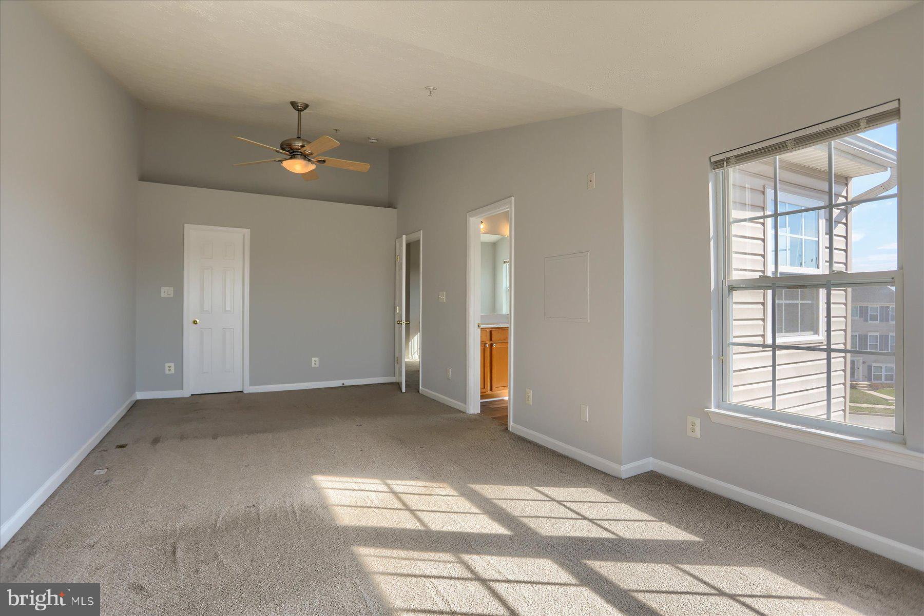 HOLLY WOODS - Residential