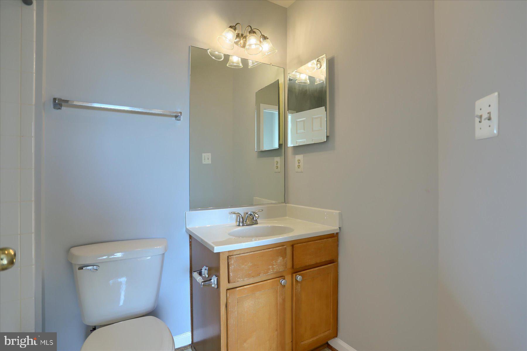 HOLLY WOODS - Residential