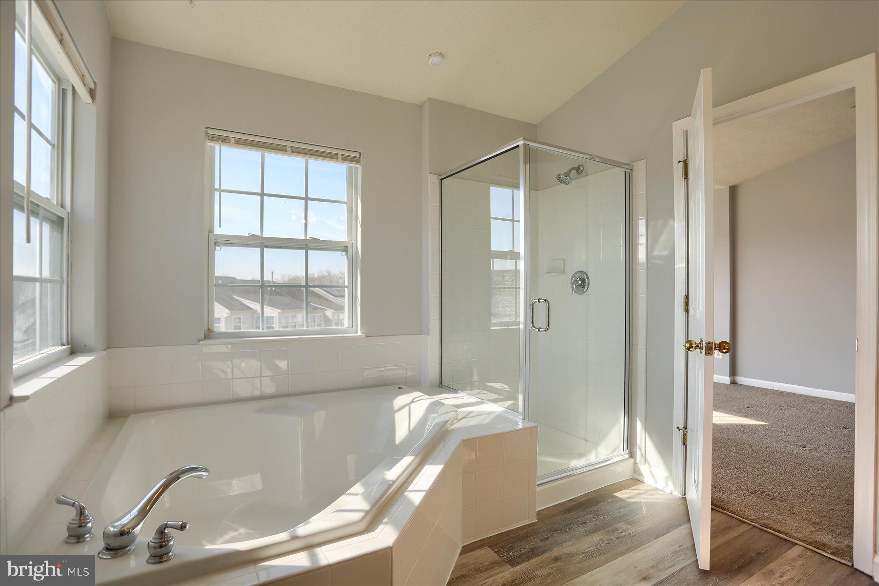 HOLLY WOODS - Residential