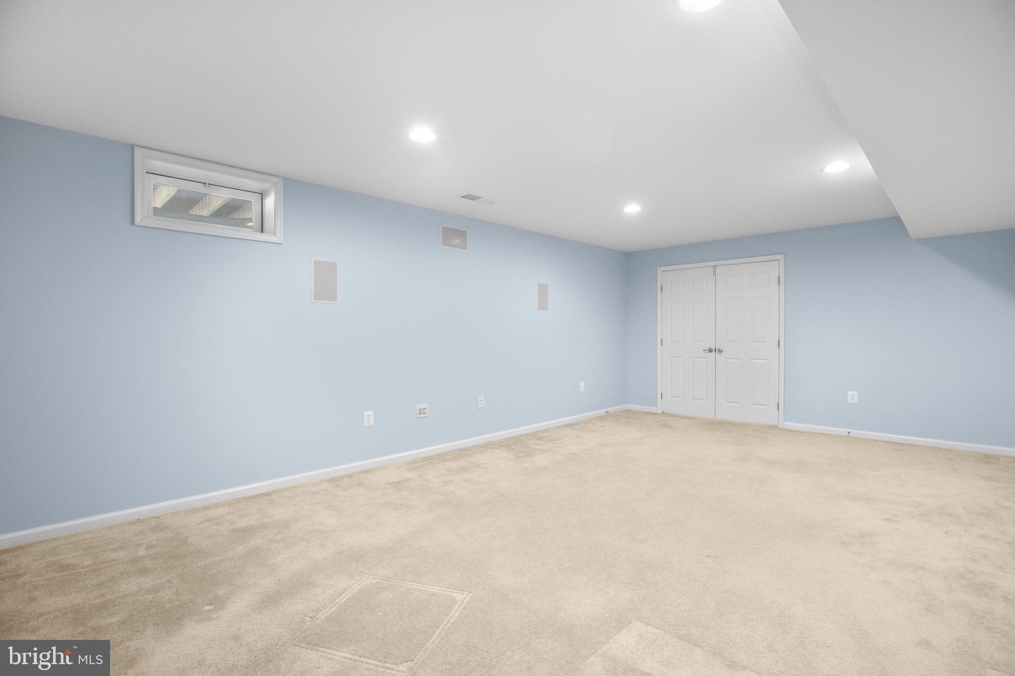 ESTATES AT LEE'S PARKE - Residential