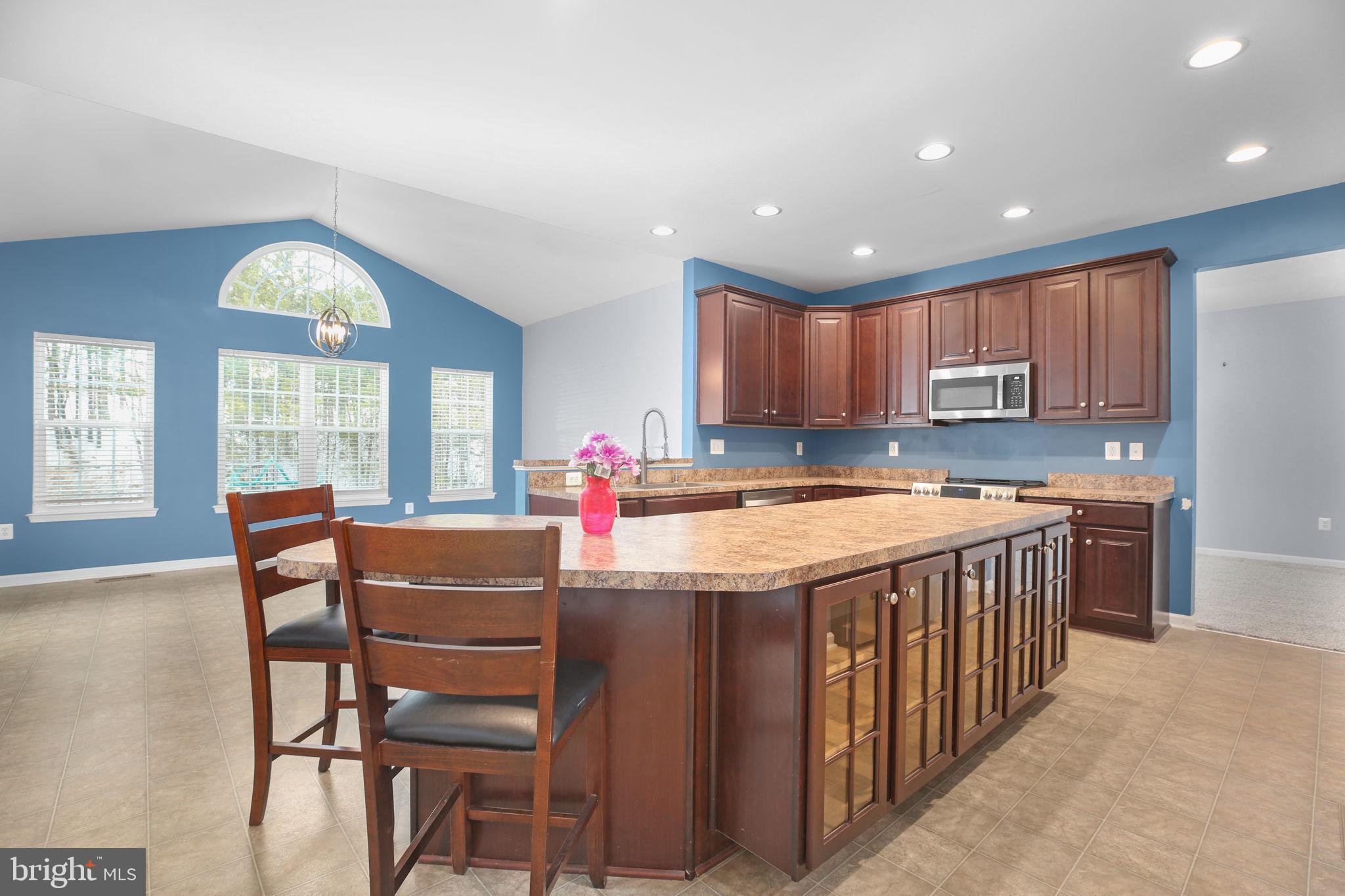 ESTATES AT LEE'S PARKE - Residential