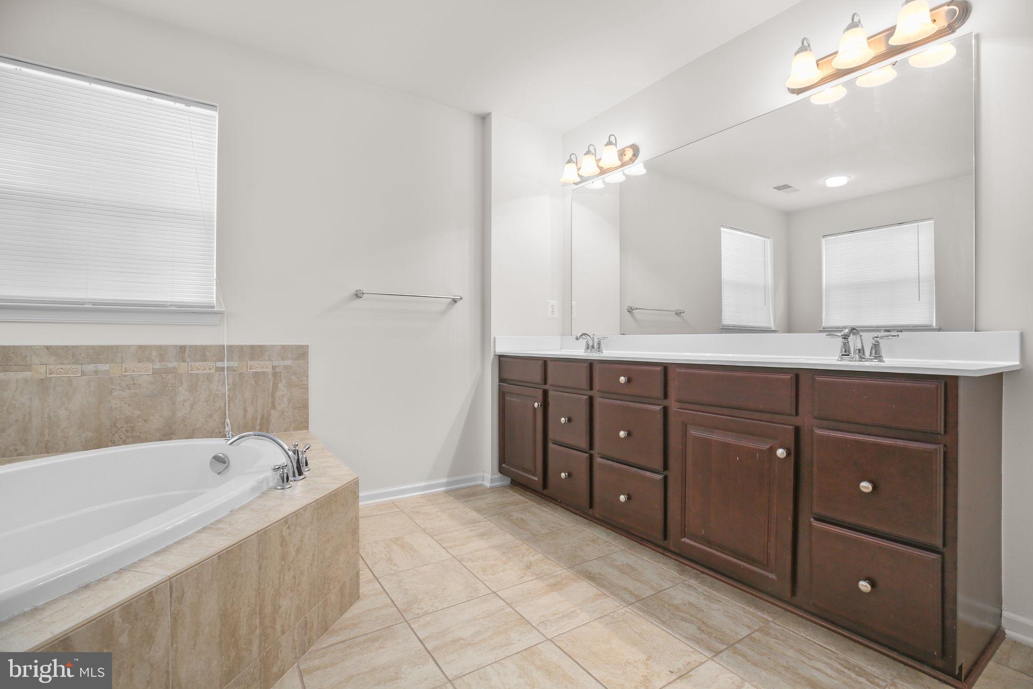 ESTATES AT LEE'S PARKE - Residential