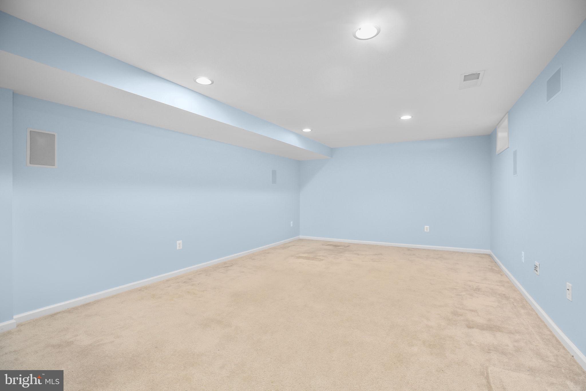 ESTATES AT LEE'S PARKE - Residential