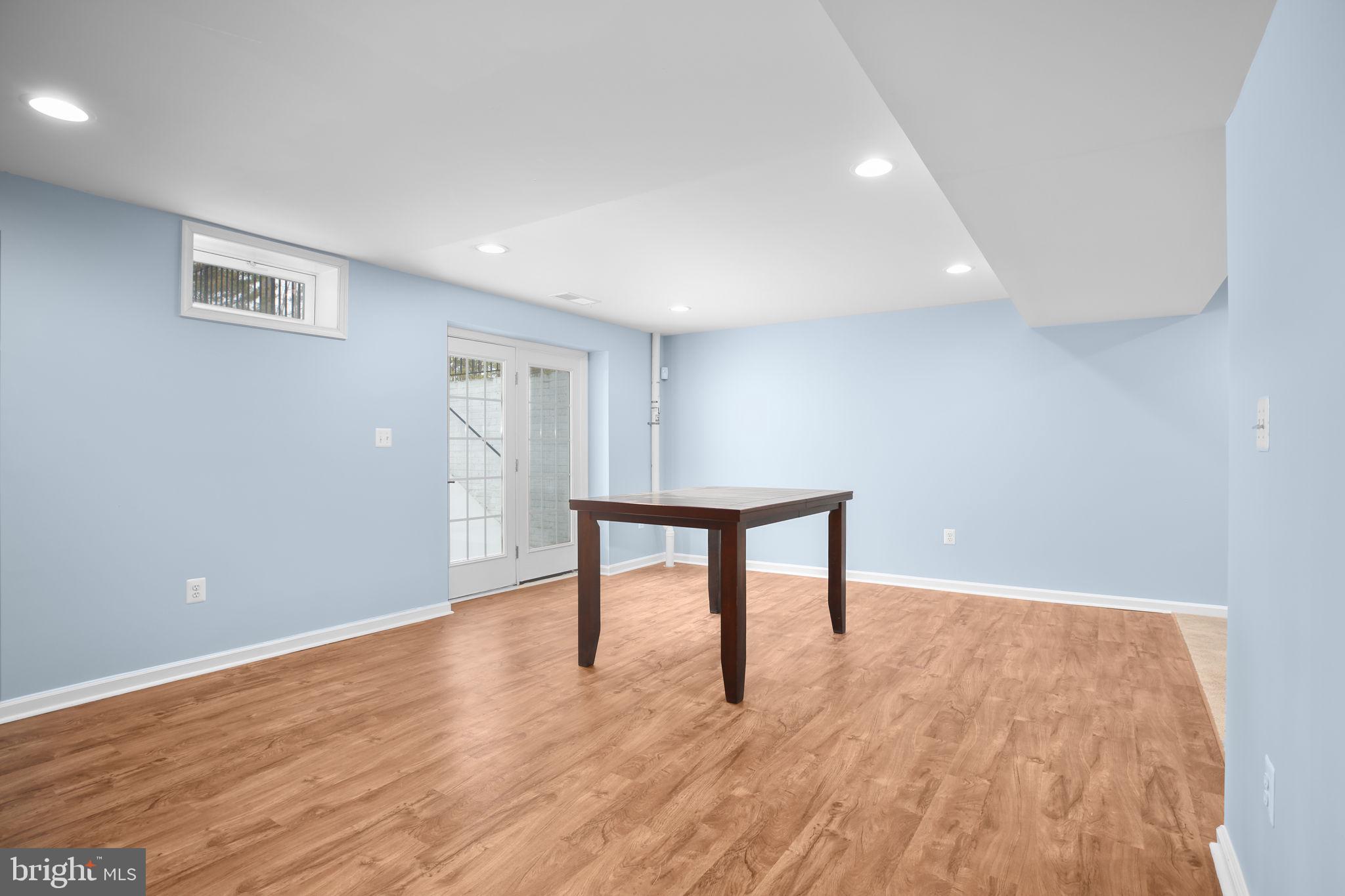 ESTATES AT LEE'S PARKE - Residential