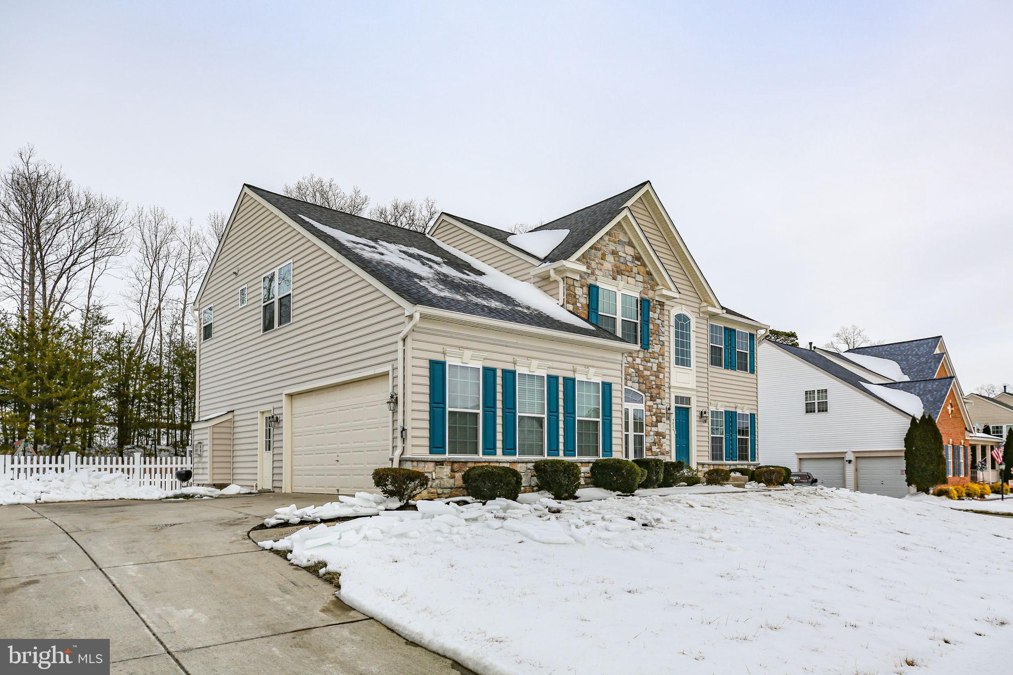 ESTATES AT LEE'S PARKE - Residential