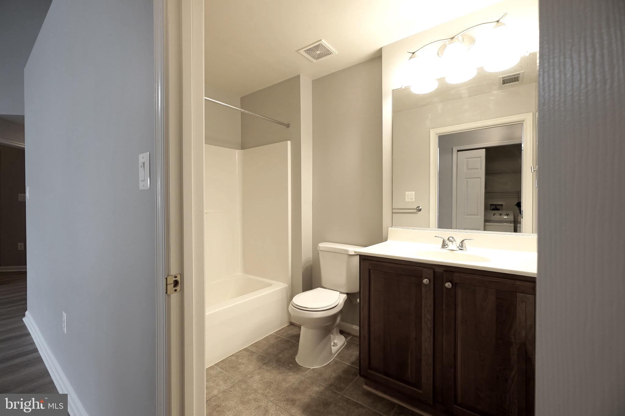 RIDGEVIEW III - Residential Lease