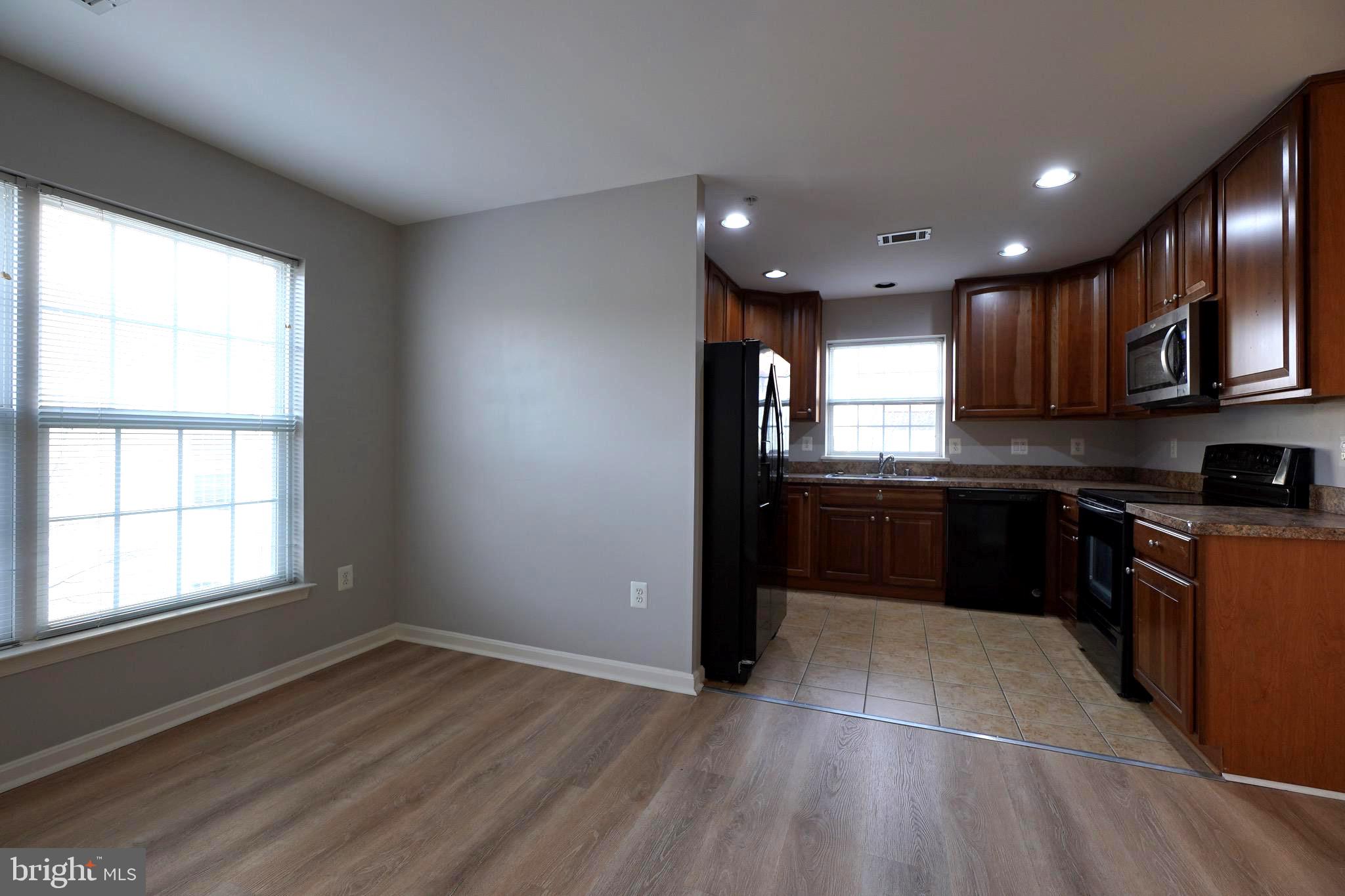 RIDGEVIEW III - Residential Lease