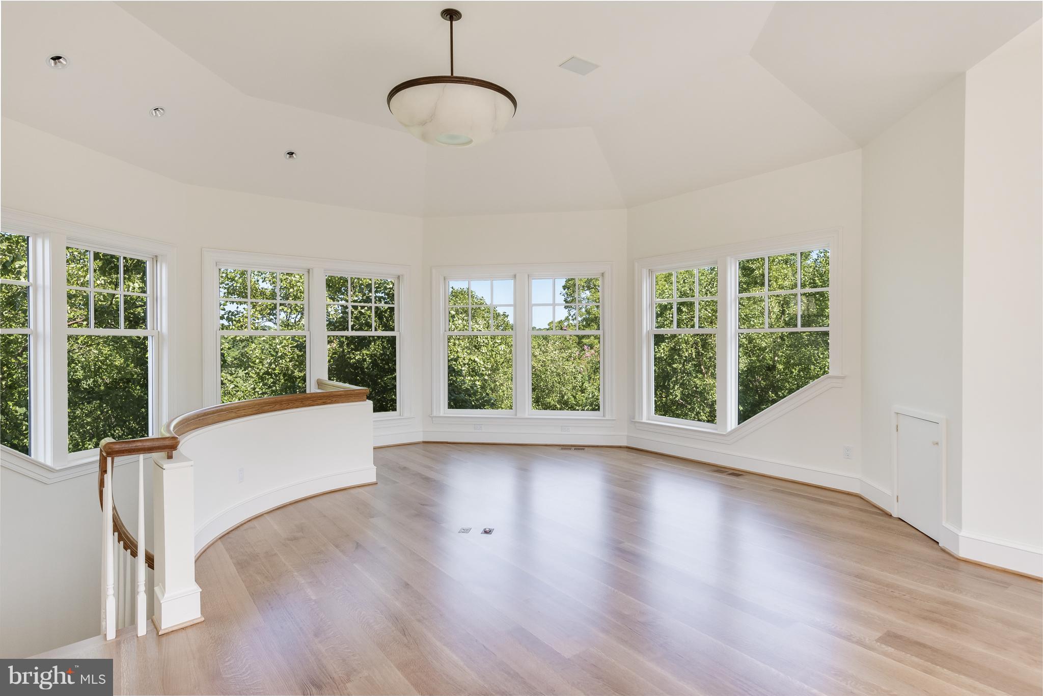 MAIDSTONE FARM - Residential